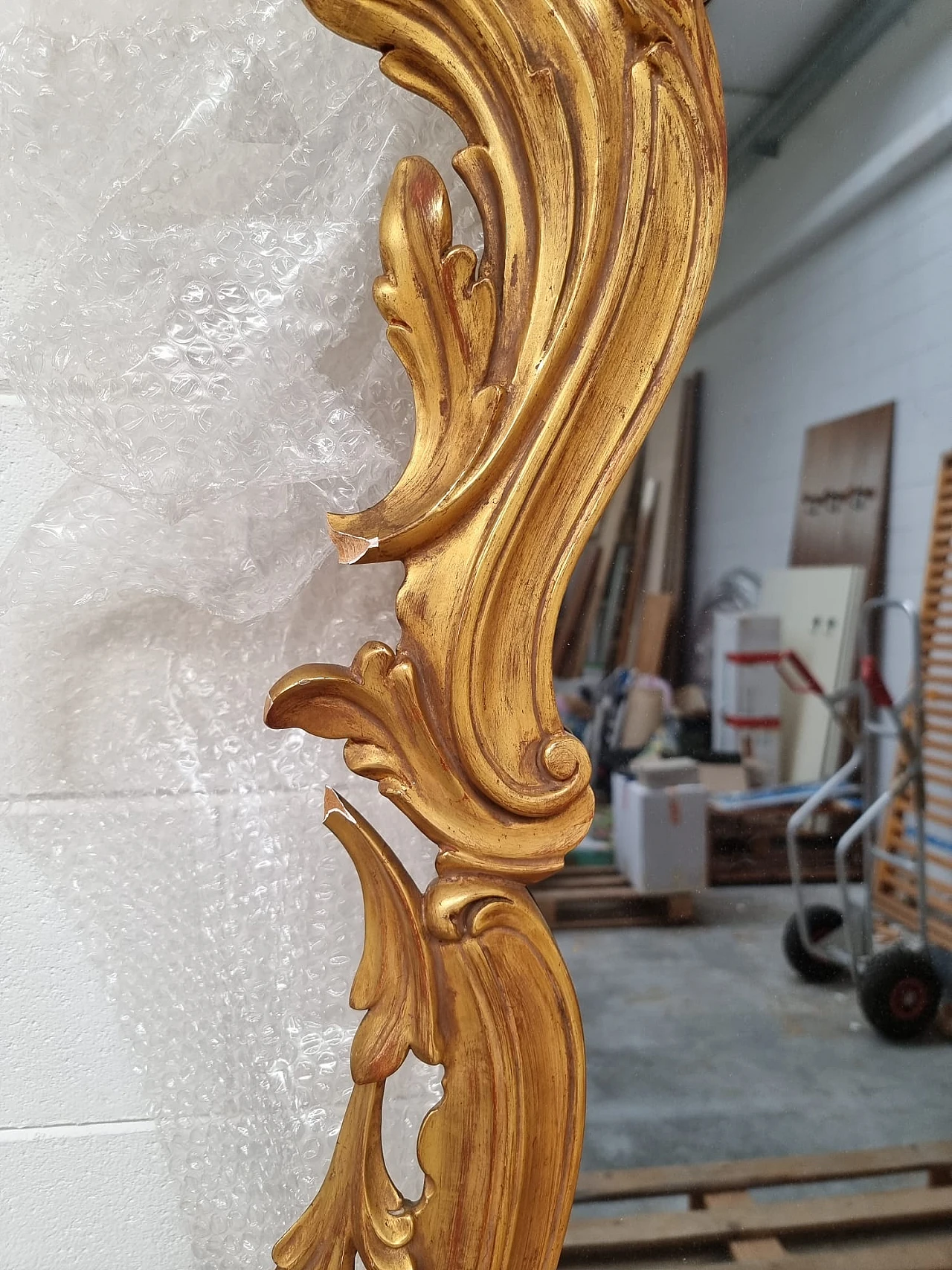 Specchio stile Barocco in legno intagliato e dorato 3