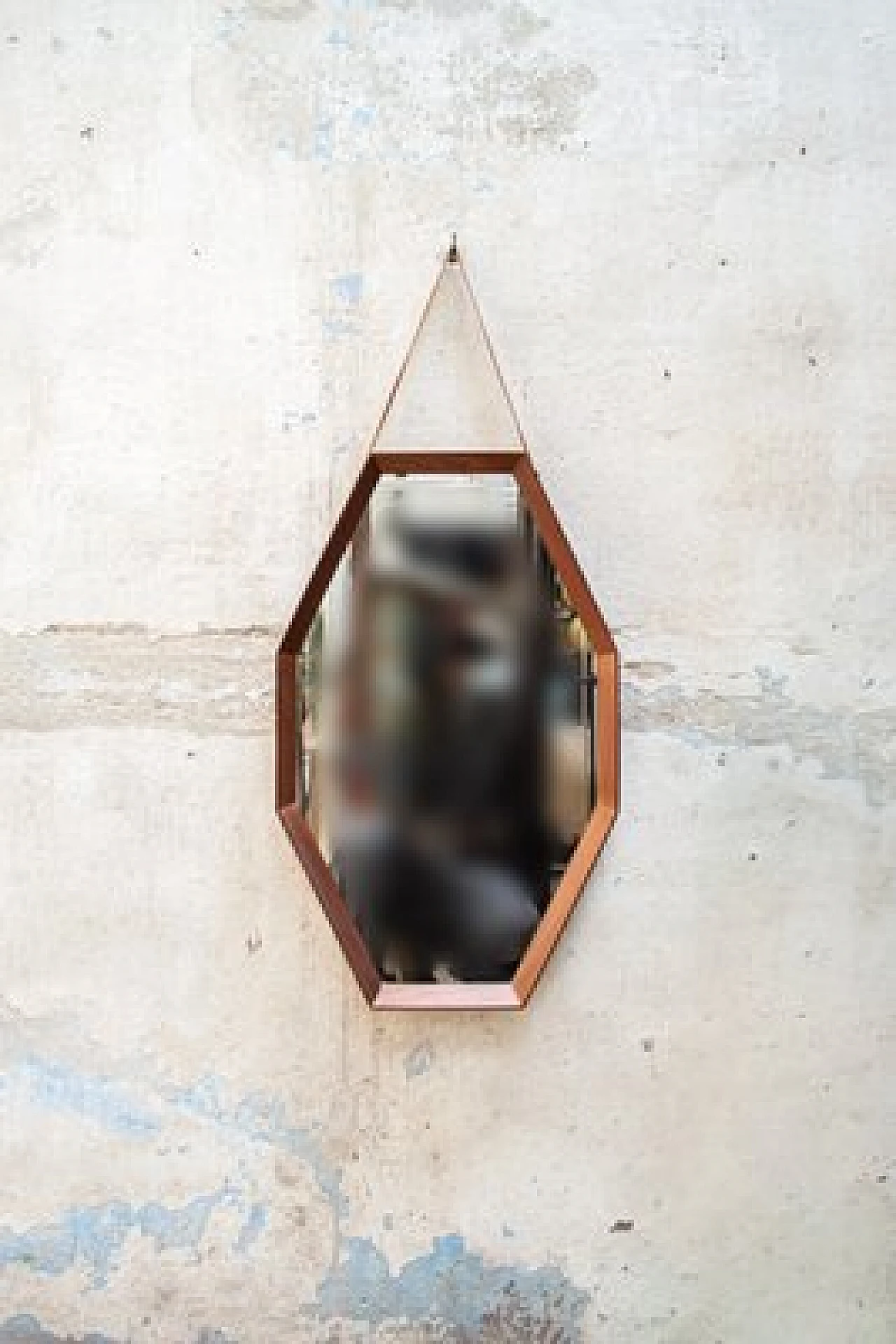 Specchio da parete in legno con dettaglio in pelle, anni '50 1
