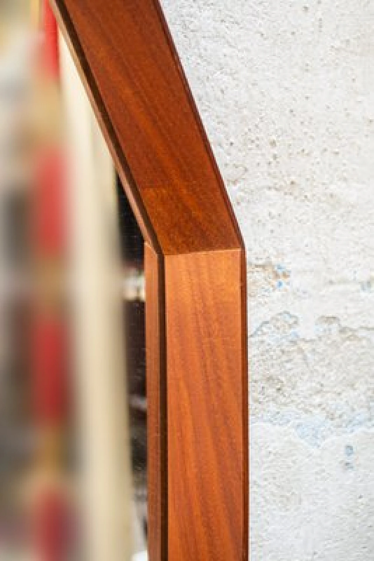 Specchio da parete in legno con dettaglio in pelle, anni '50 5