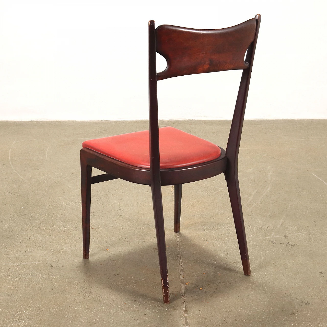 3 Sedie in faggio tinto e skai rosso, anni '50 7