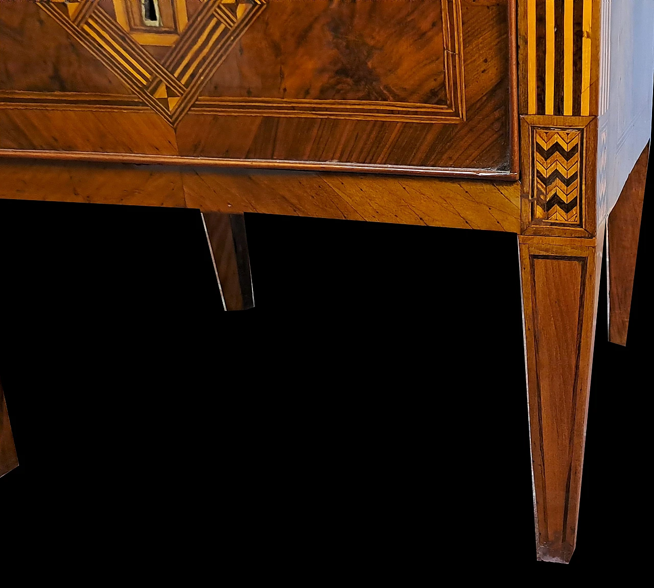 Mobiletto in noce con intarsi in bosso e piano in marmo verde, '700 5