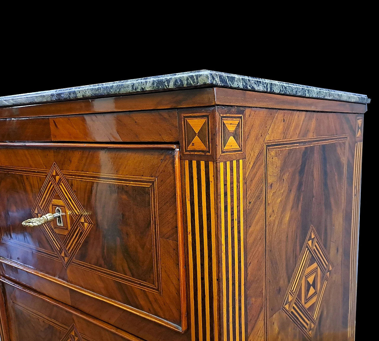 Mobiletto in noce con intarsi in bosso e piano in marmo verde, '700 6