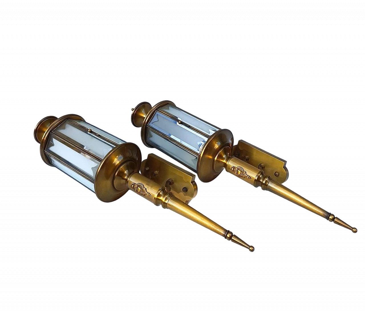 Coppia di applique in bronzo dorato e vetro, anni '60 7