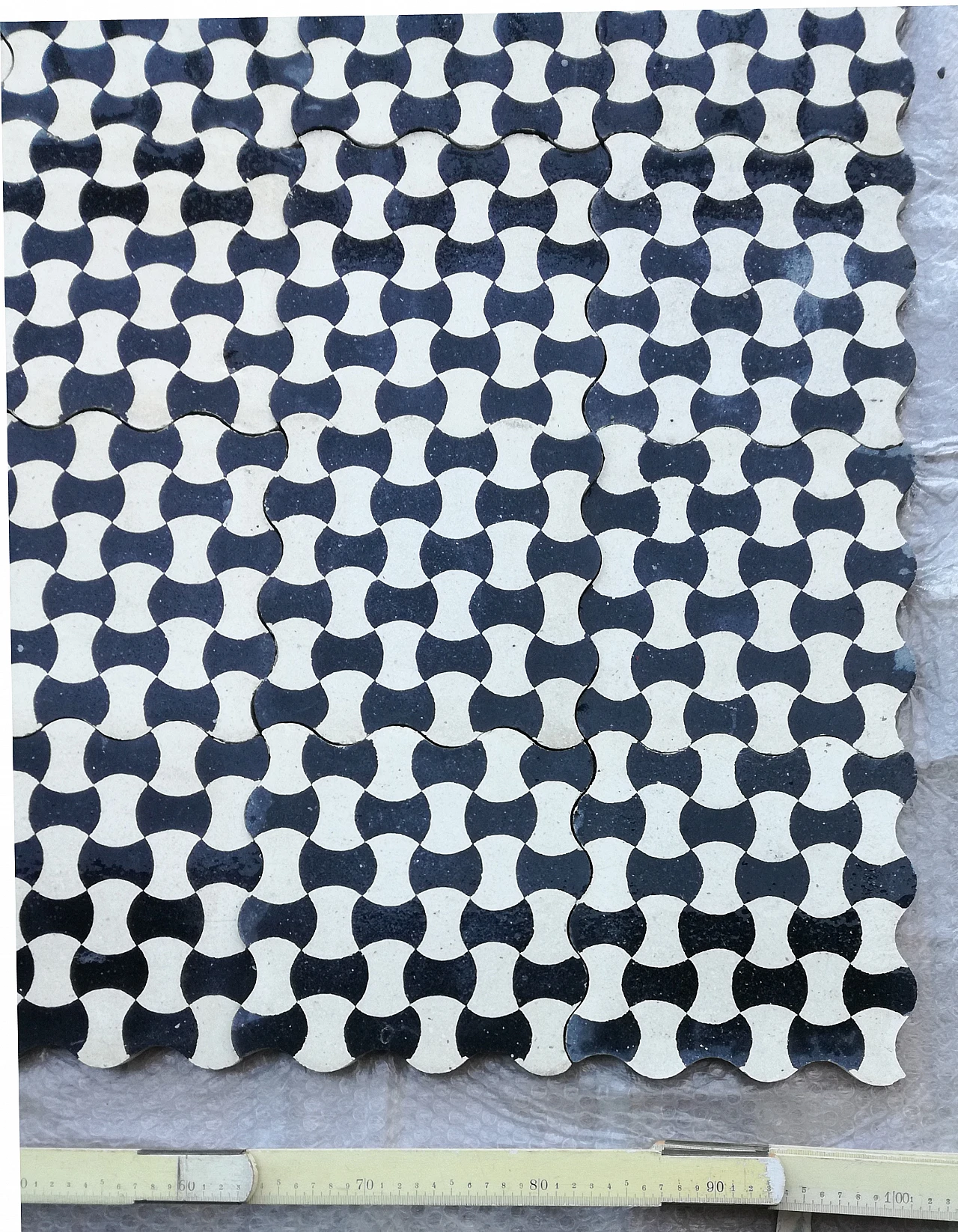 25 Cementine Papillon tiles, 1920s 4