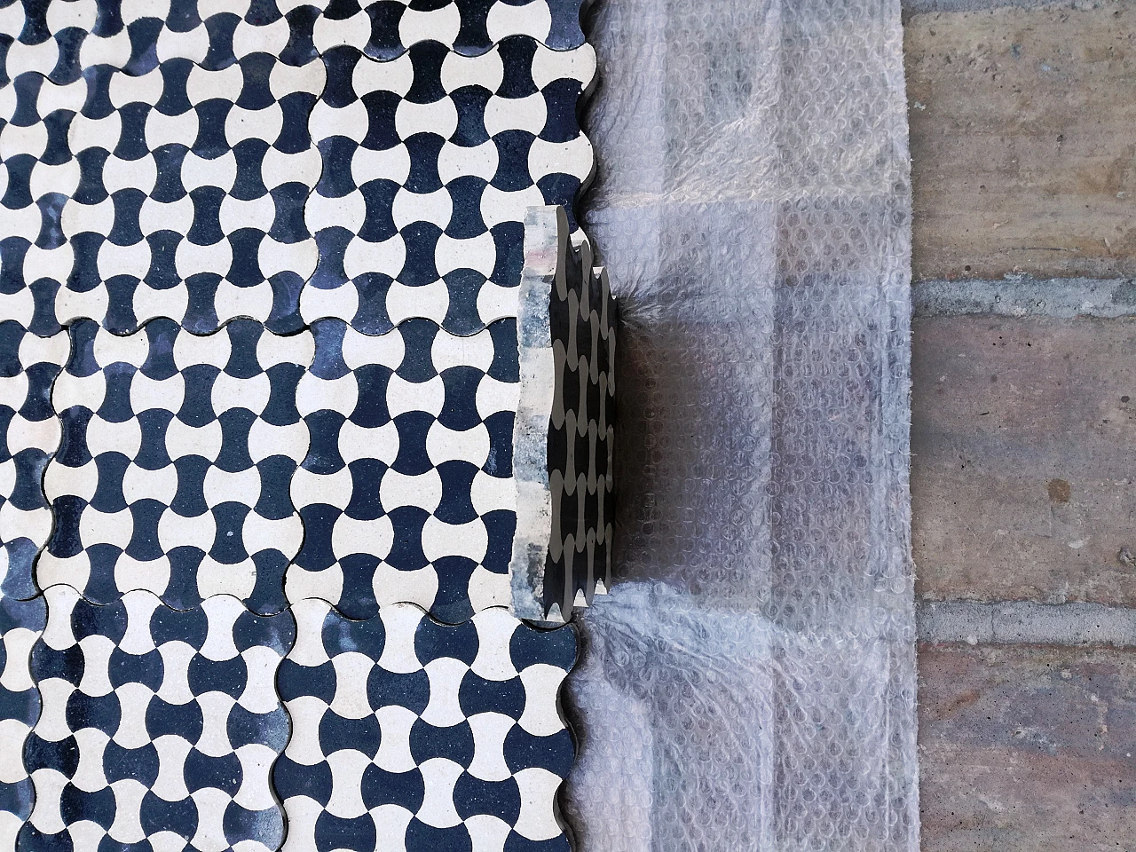 25 Cementine Papillon tiles, 1920s 14