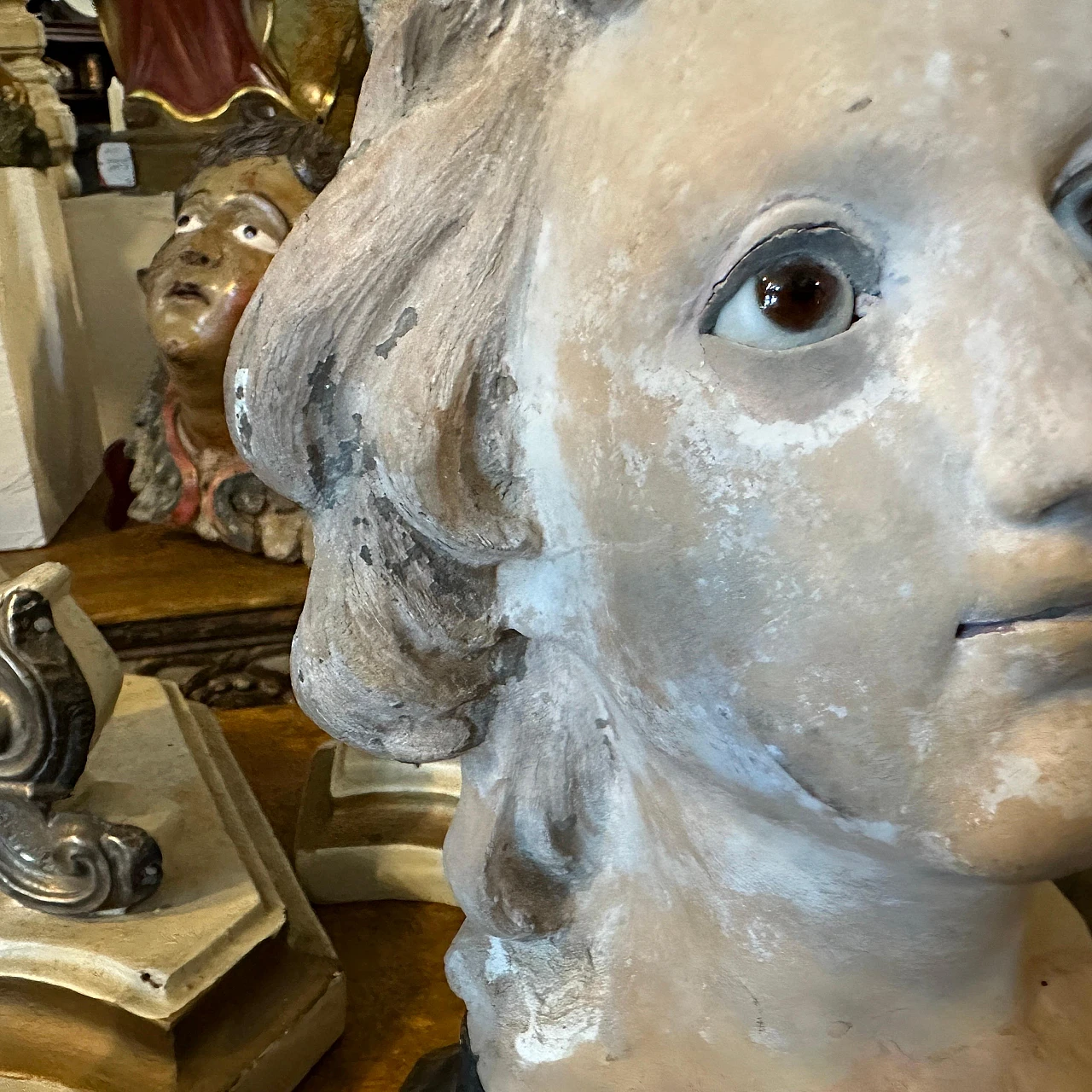 Testa di Madonna, scultura in terracotta, vetro e legno, metà '700 10