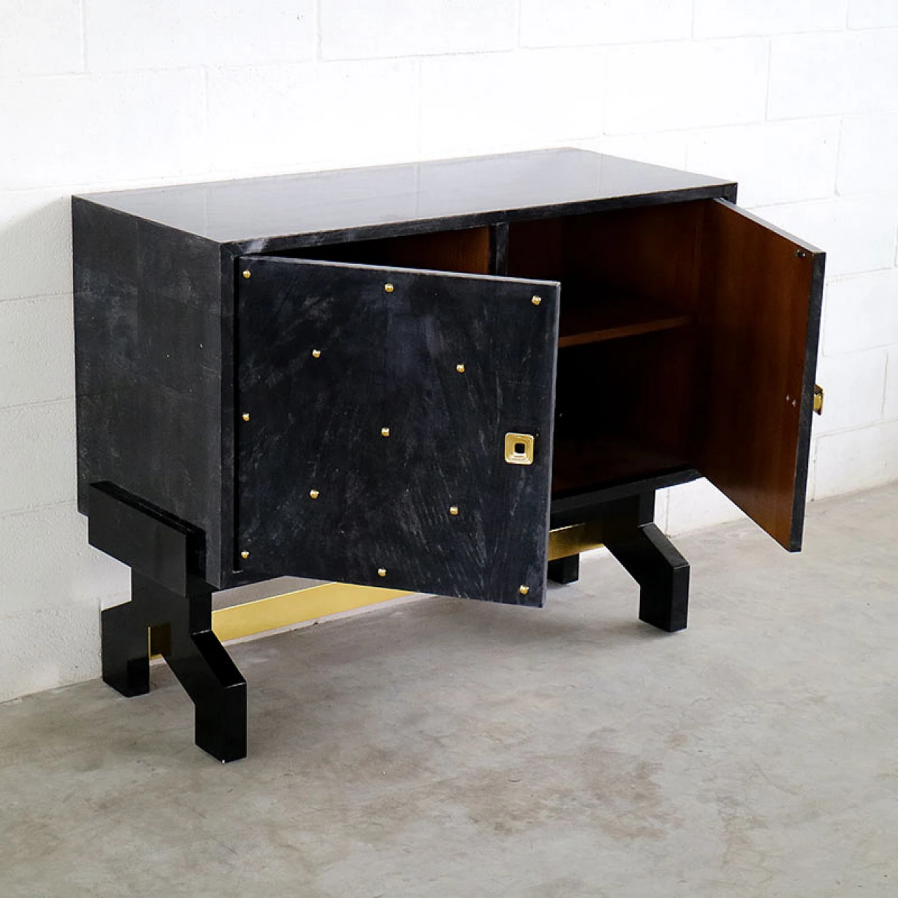 Credenza nera in legno e pergamena con dettagli dorati, anni '80 6