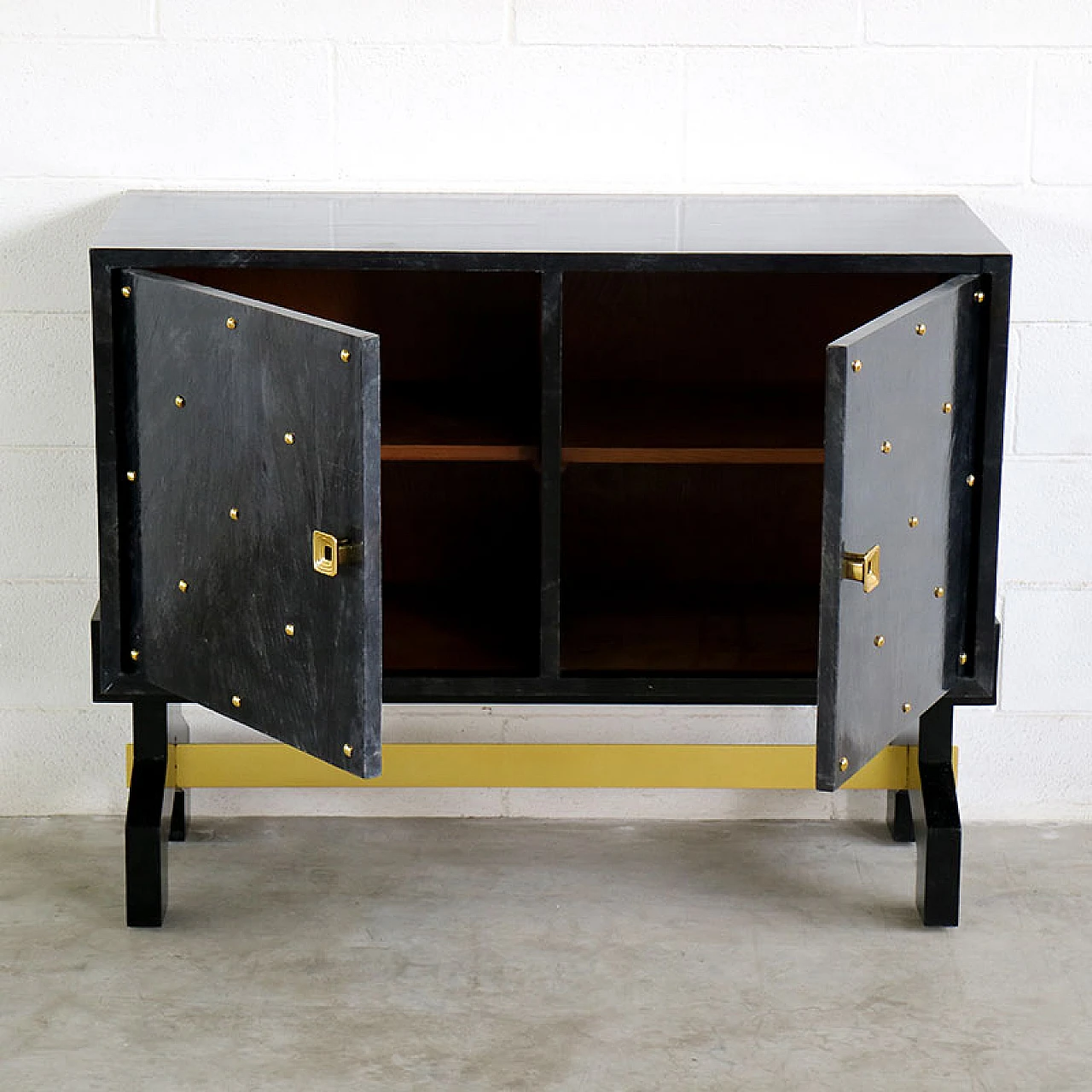 Credenza nera in legno e pergamena con dettagli dorati, anni '80 8