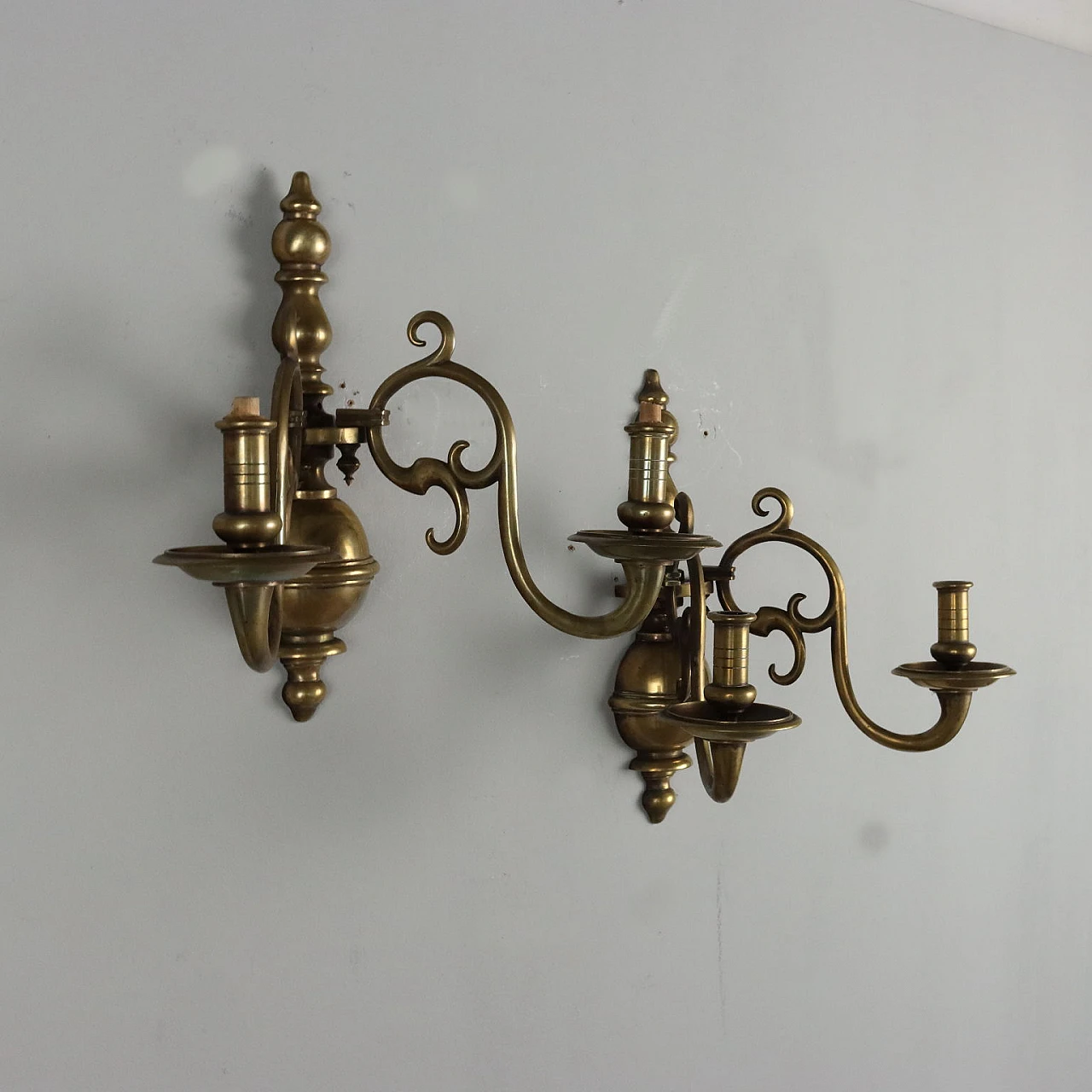 Pair of Dutch Baroque style bronze wall lights, early 20th century 4