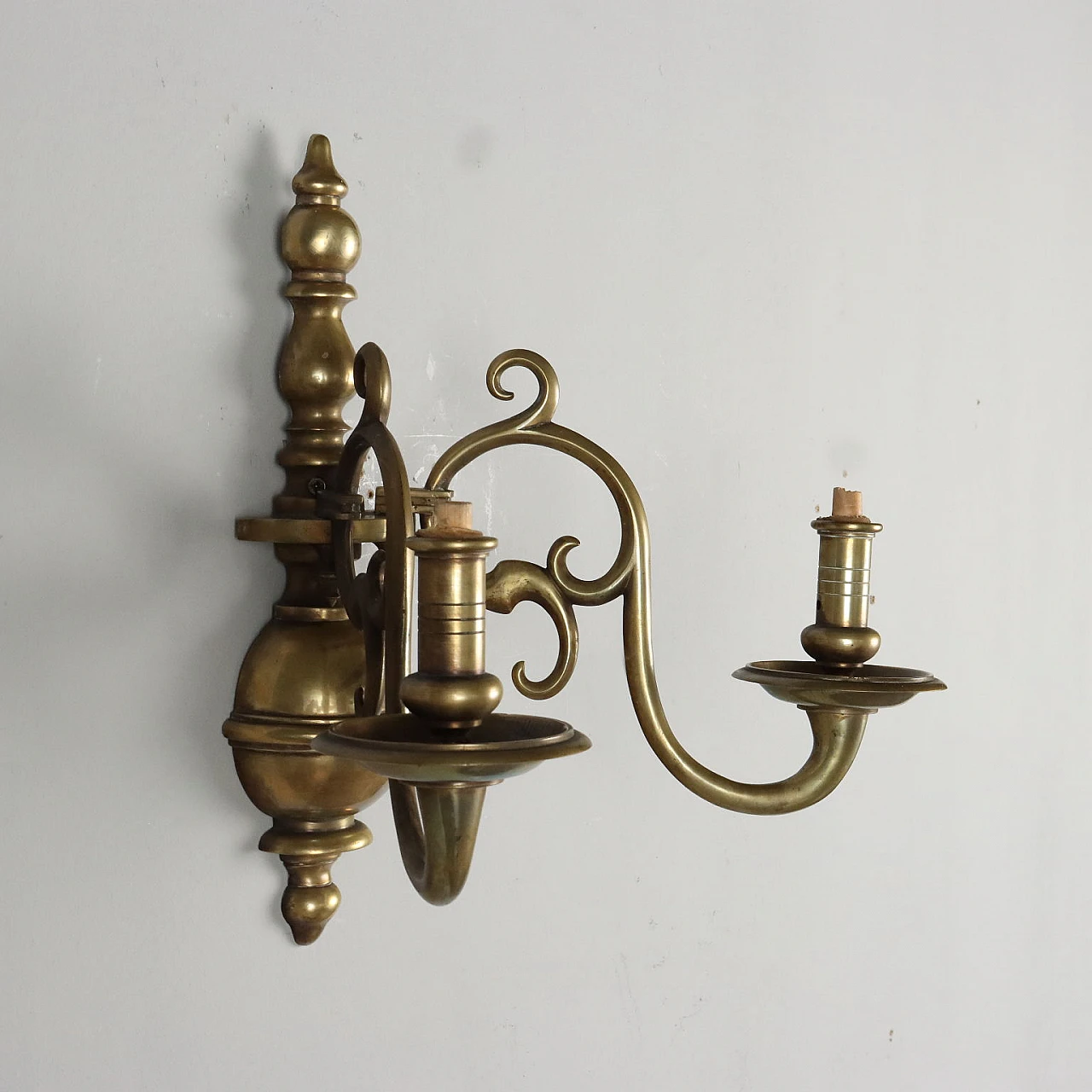 Pair of Dutch Baroque style bronze wall lights, early 20th century 5