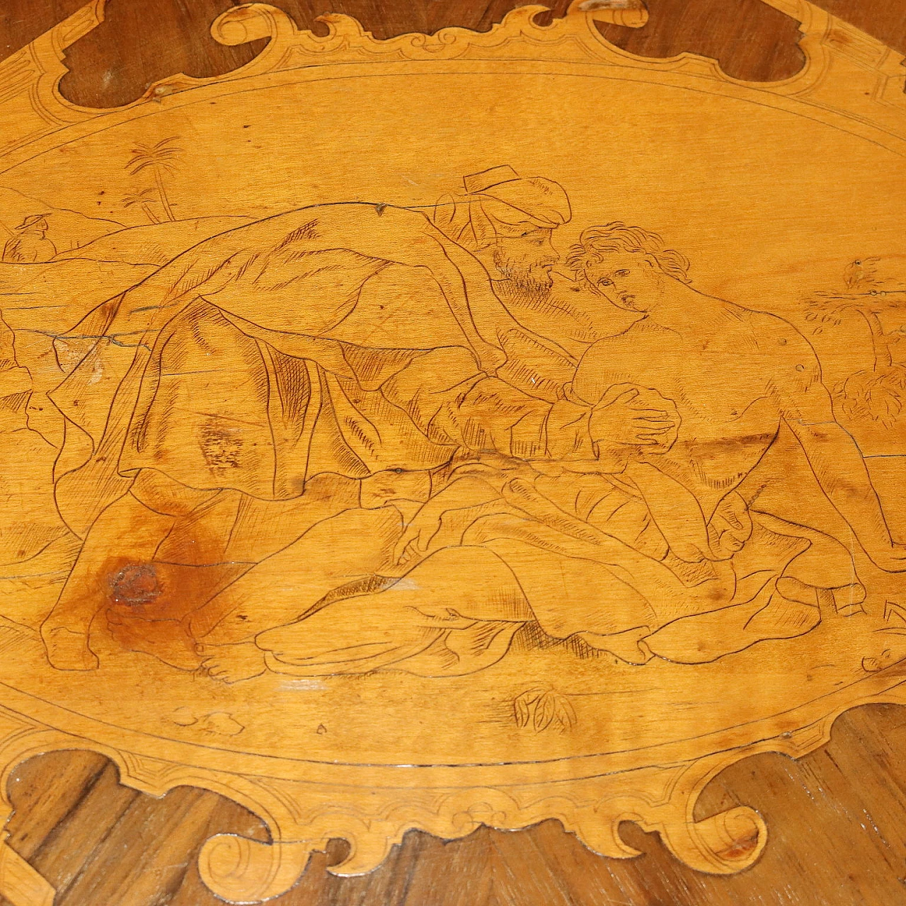 Umbertino biscuit coffee table in walnut with maple inlay, late 19th century 4