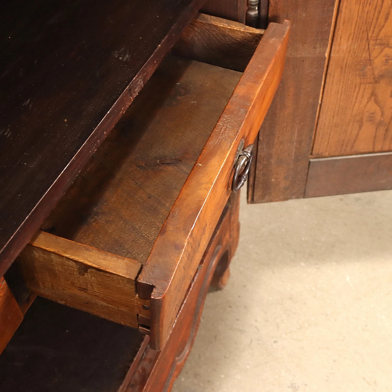 Neoclassical two-door wardrobe with wavy borders, early 20th century 9