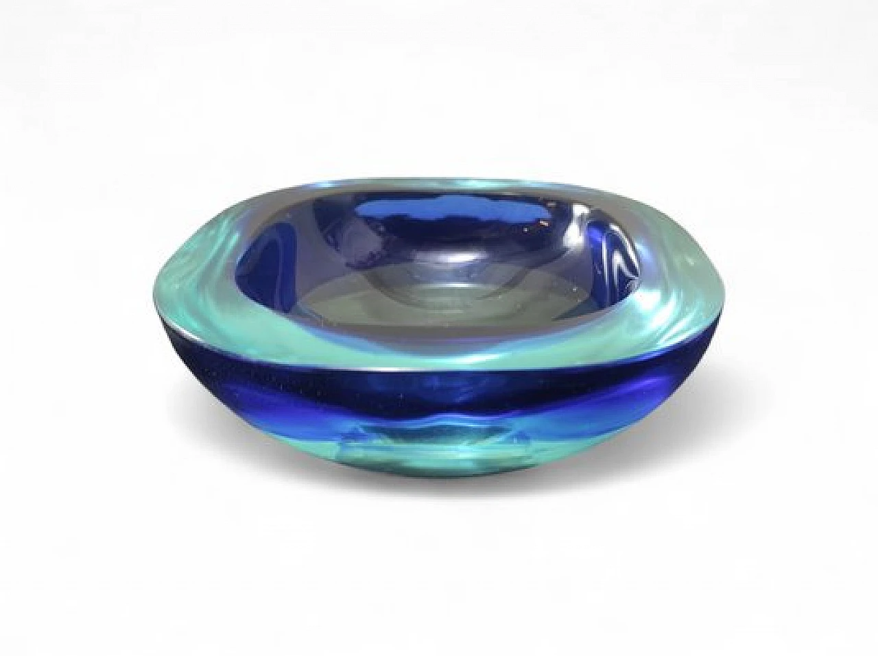 Pair of colored Murano glass ashtrays, 1970s 1