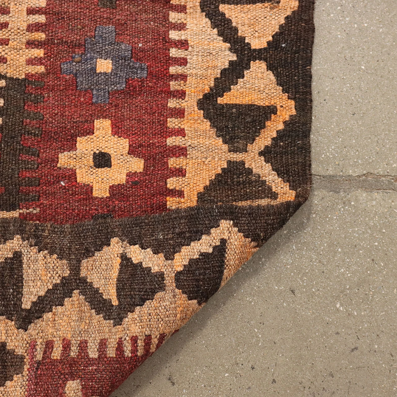 Red & brown thin knot Kilim rug in cotton and wool 7