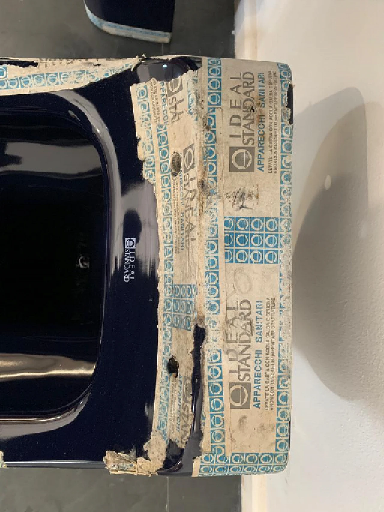 Lavabo, bidet e wc Conca di Paolo Tilche per Ideal Standard, anni '70 3