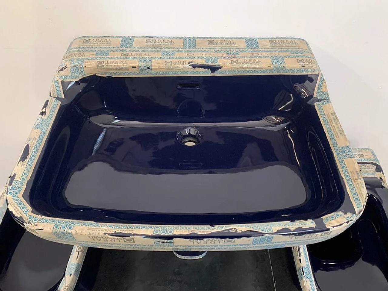 Lavabo, bidet e wc Conca di Paolo Tilche per Ideal Standard, anni '70 4