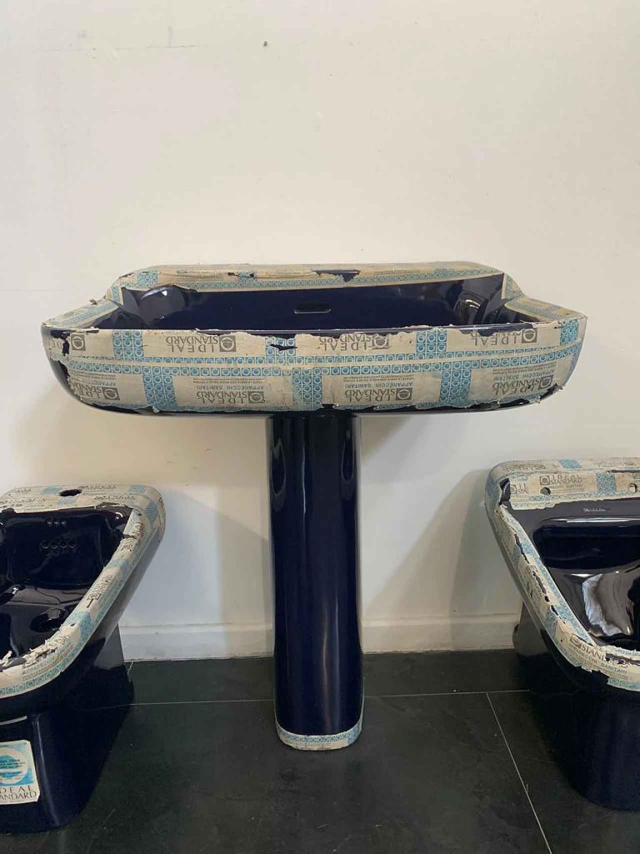 Lavabo, bidet e wc Conca di Paolo Tilche per Ideal Standard, anni '70 6