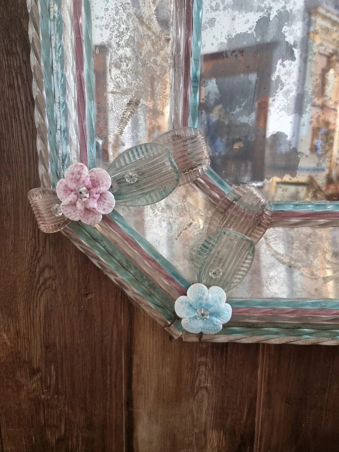 Venetian decorated and colored Murano glass mirror, early 20th century 2