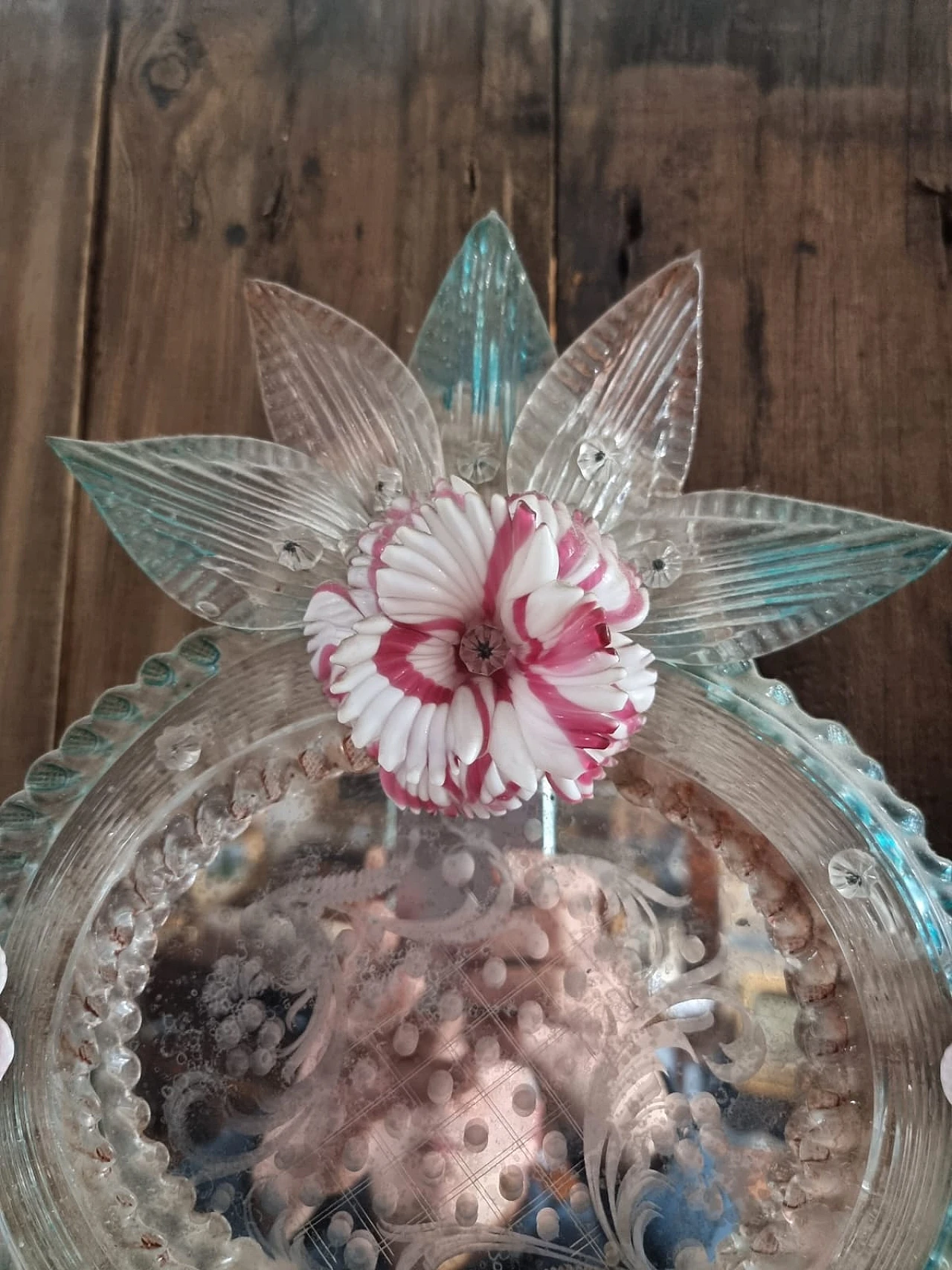 Venetian decorated and colored Murano glass mirror, early 20th century 3