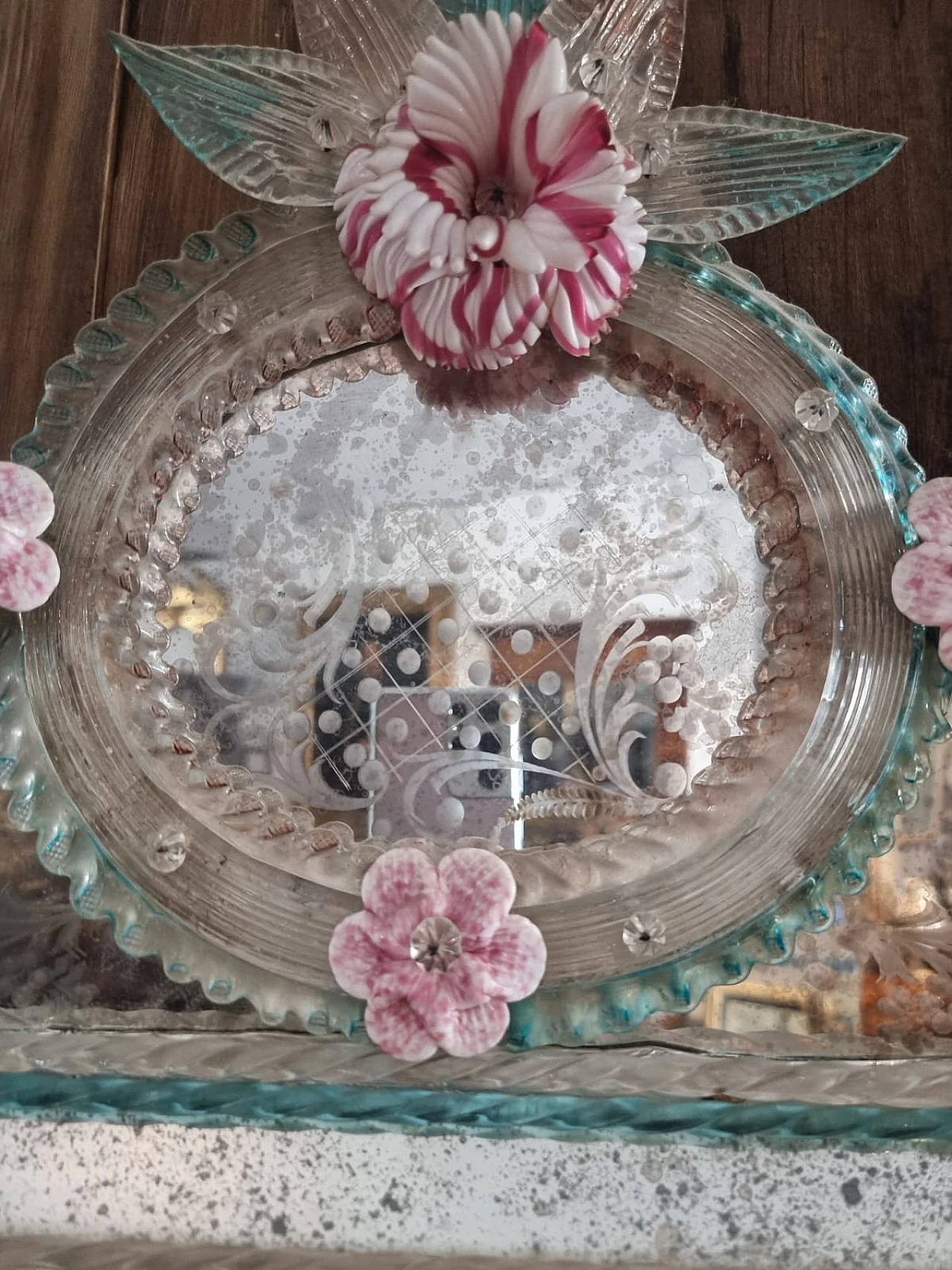 Venetian decorated and colored Murano glass mirror, early 20th century 4