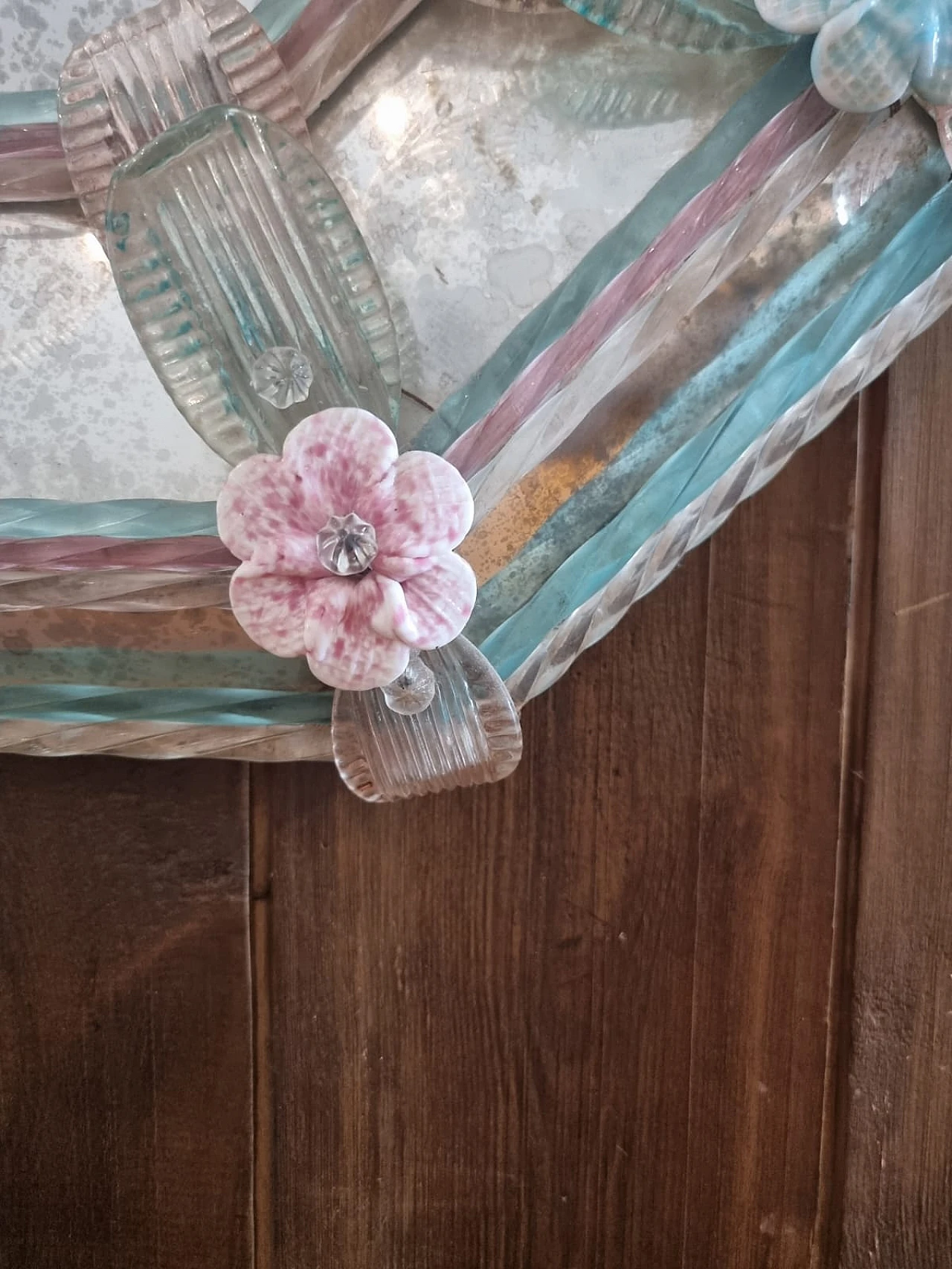 Venetian decorated and colored Murano glass mirror, early 20th century 7