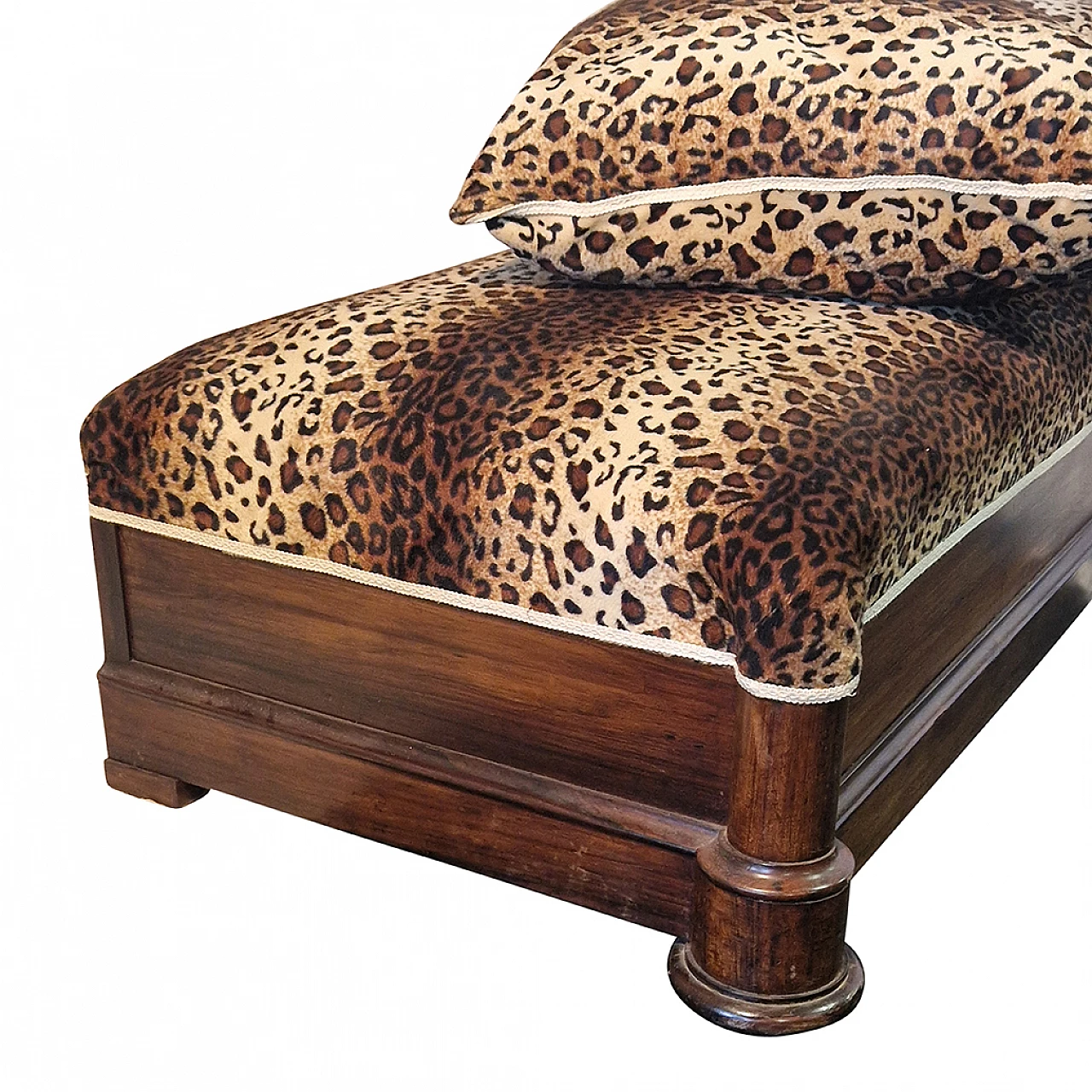 Panca in noce con due cuscini imbottiti in tessuto maculato, '800 7