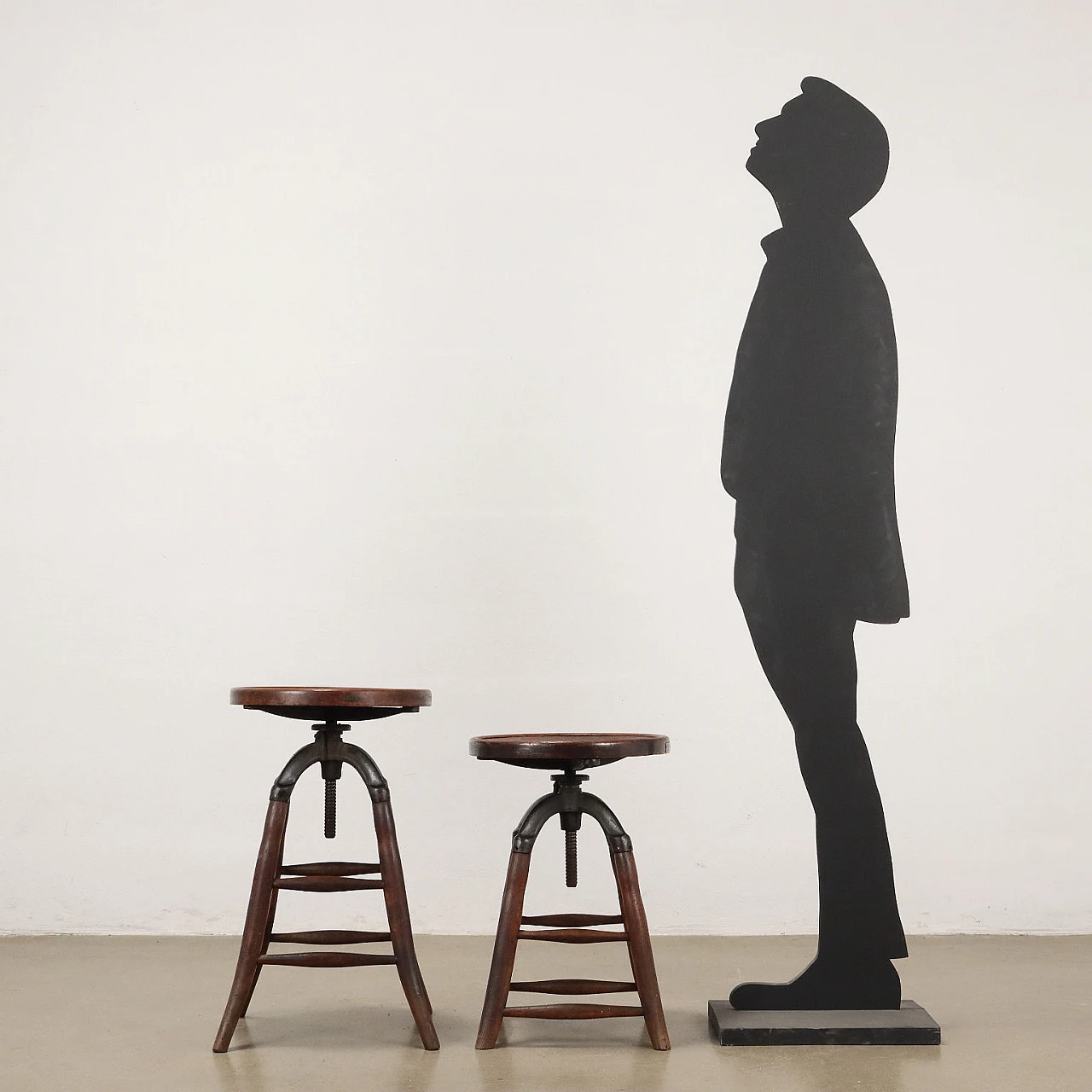 Coppia di Sgabelli in legno della Ditta Alfredo Cavestri Milano 2