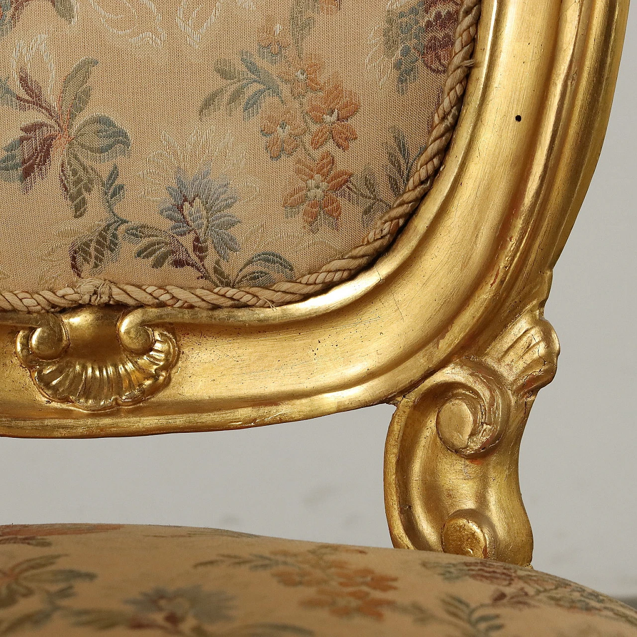 4 Neo-Baroque gilded wooden chairs, late 19th century 5