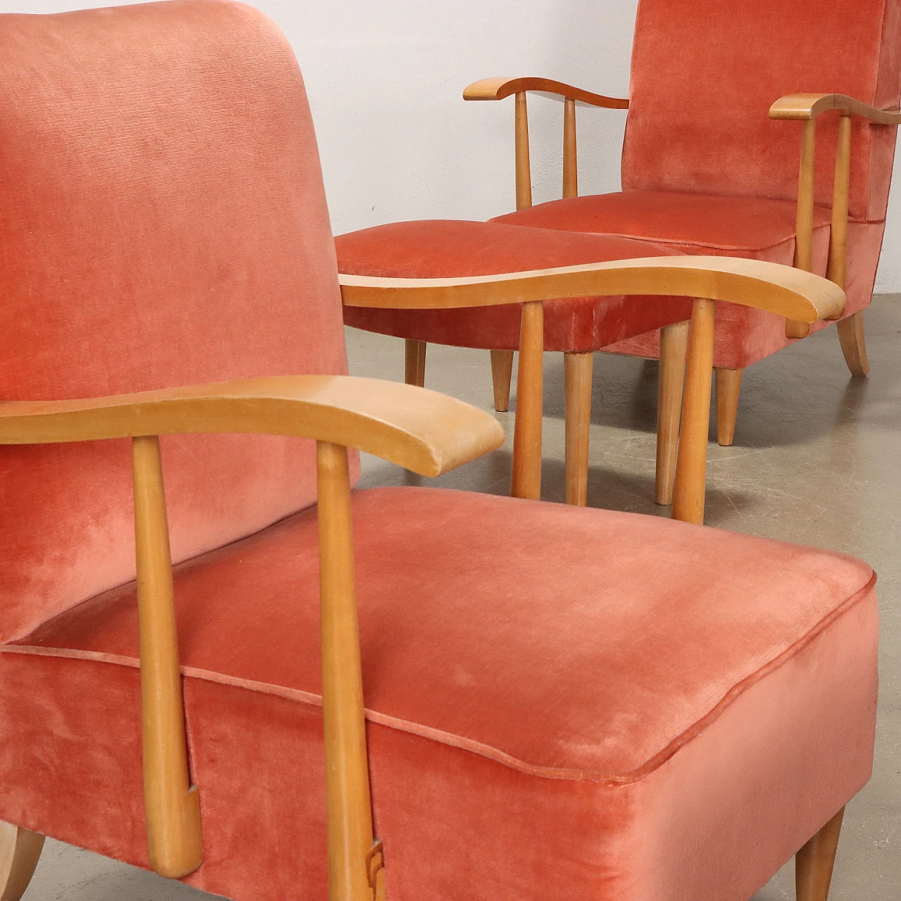 Coppia di Poltrone con poggiapiedi in legno e tessuto, anni '80 3