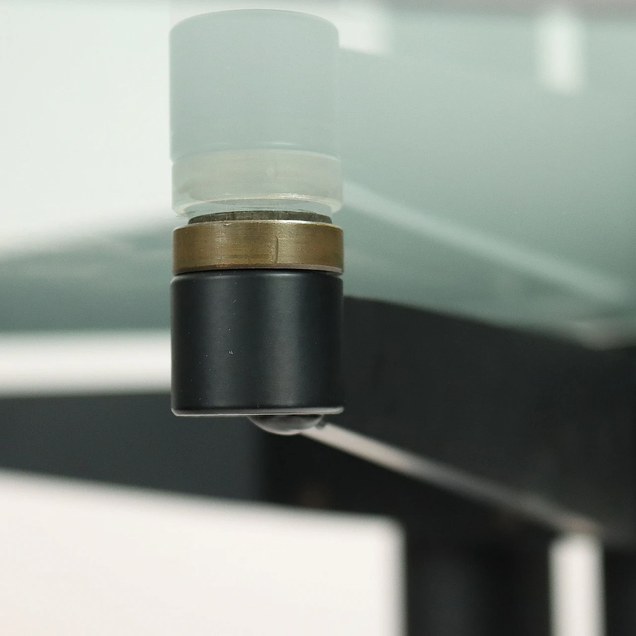 Tavolo per riunioni con piano in vetro di IVM, anni '90 8