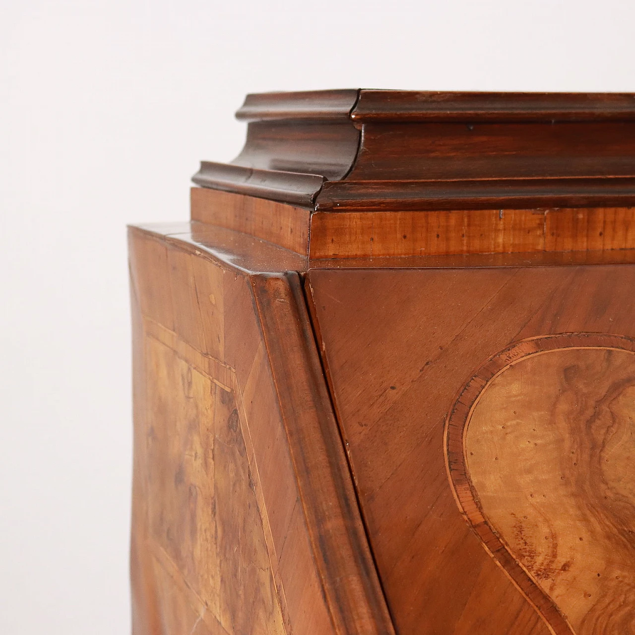 Ribalta Barocchetto lastronata in noce, metà '700 4