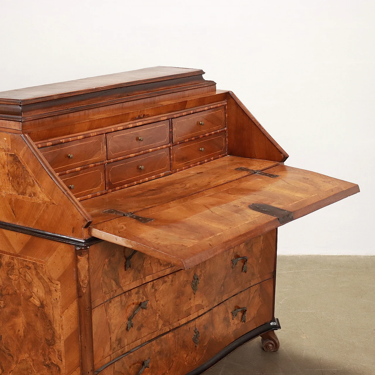 Ribalta Barocchetto lastronata in noce, metà '700 6