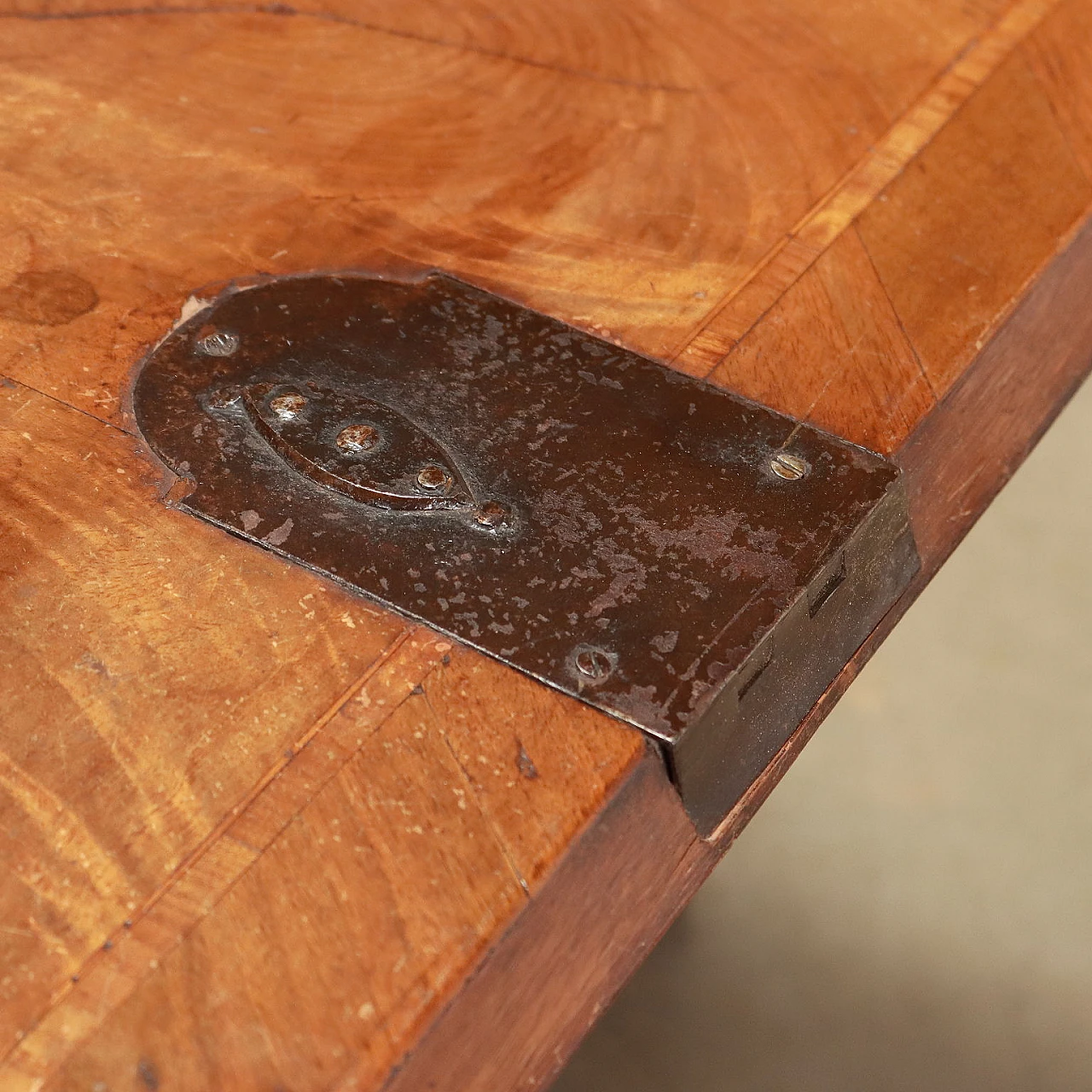 Ribalta Barocchetto lastronata in noce, metà '700 8