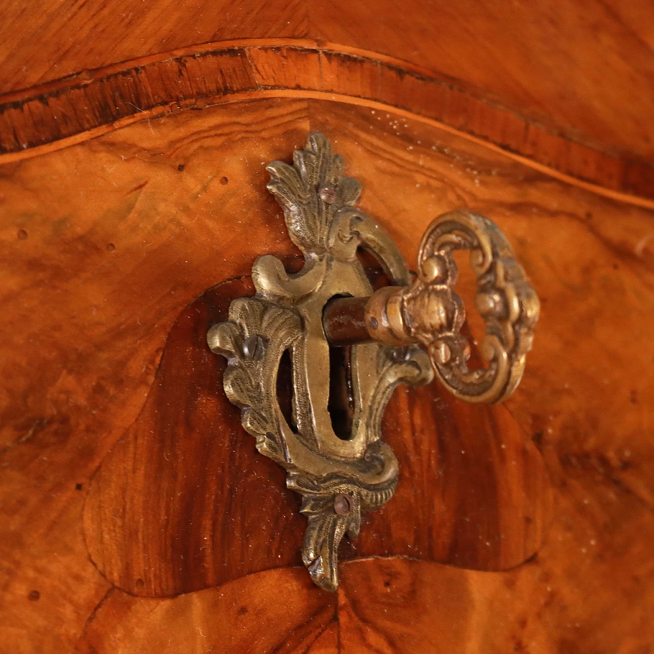 Ribalta Barocchetto lastronata in noce, metà '700 10