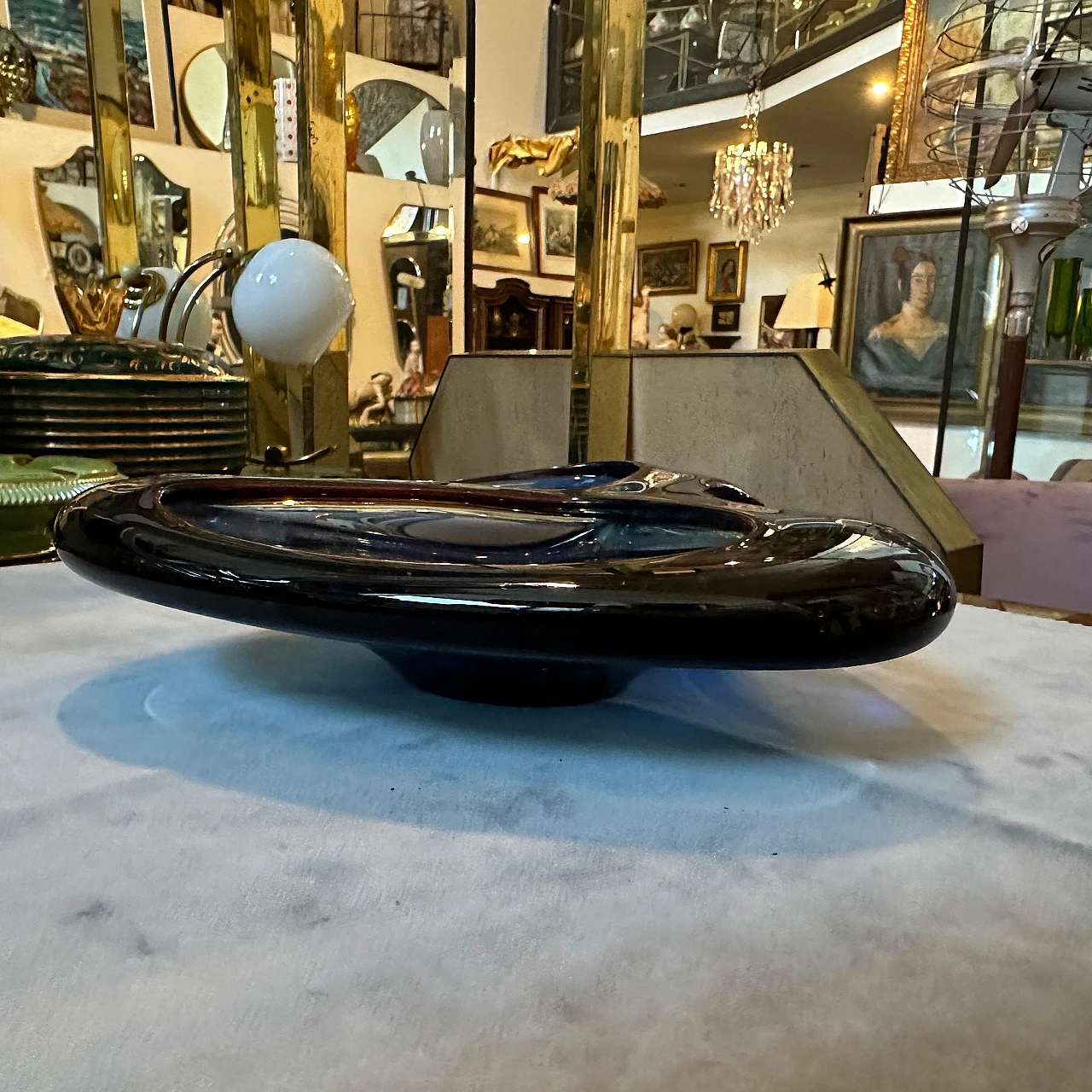 Posacenere triangolare in vetro di Murano blu e marrone, anni '80 4