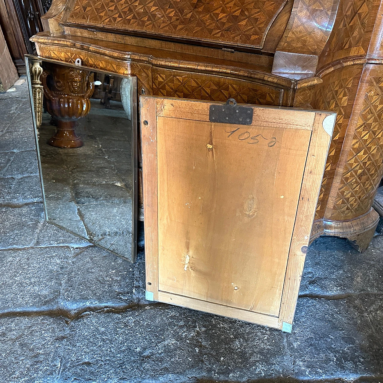 Coppia di specchi rettangolari in ottone in stile Gio Ponti, anni '50 10