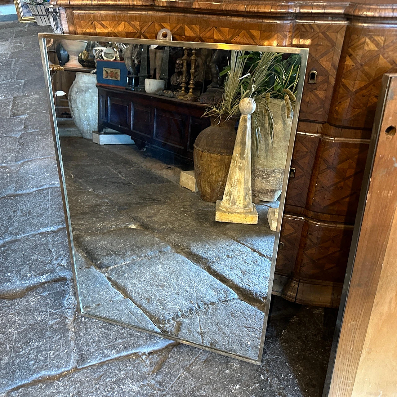 Coppia di specchi rettangolari in ottone in stile Gio Ponti, anni '50 11