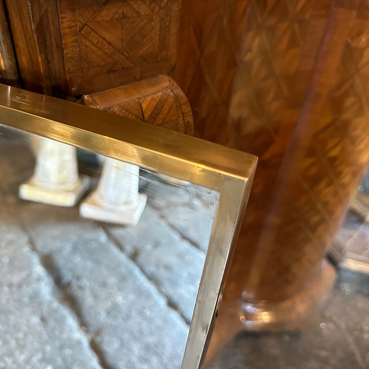 Coppia di specchi rettangolari in ottone in stile Gio Ponti, anni '50 14