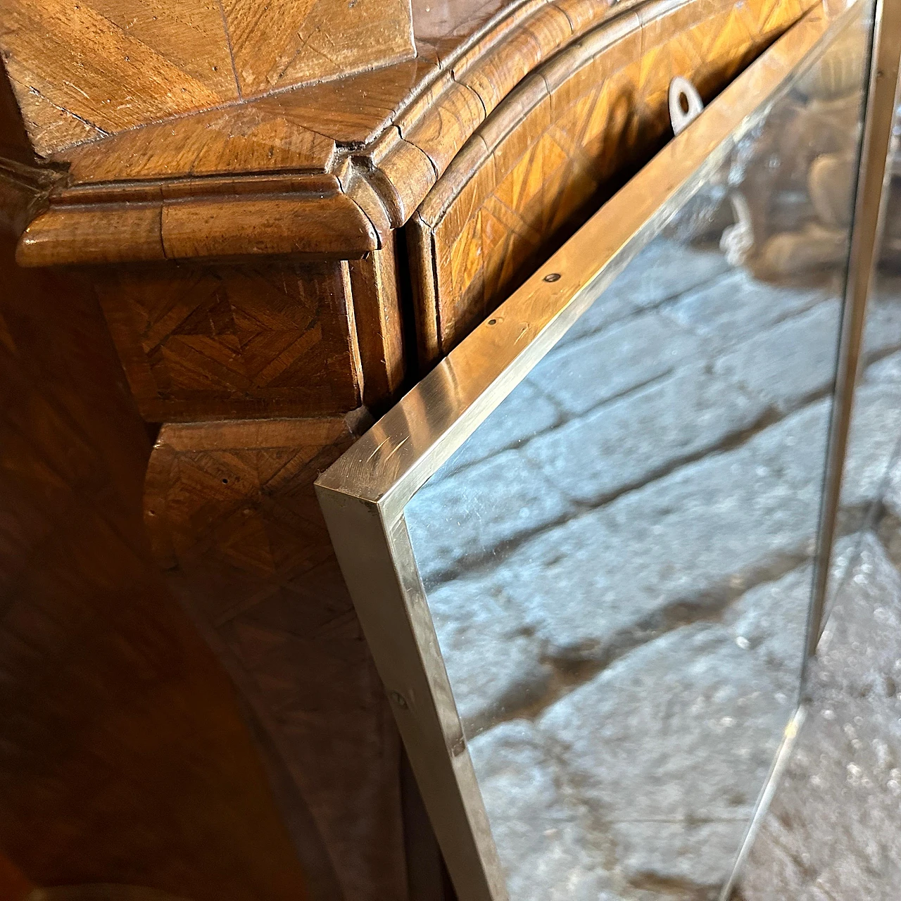 Coppia di specchi rettangolari in ottone in stile Gio Ponti, anni '50 15