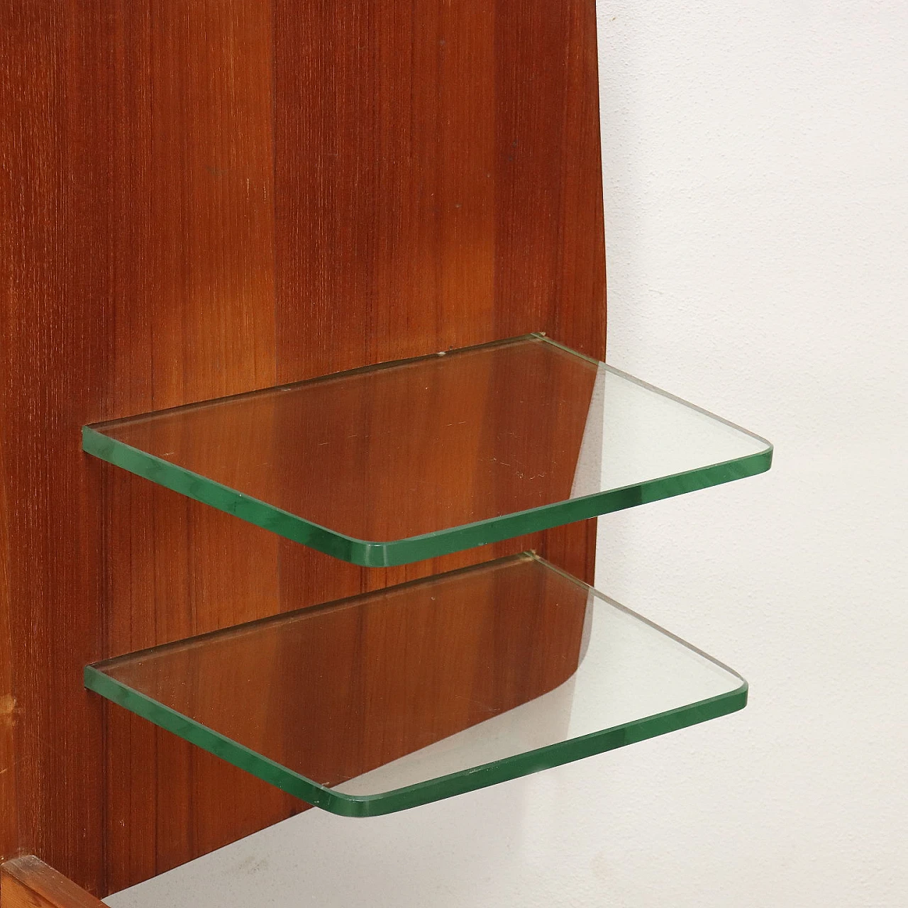 Letto singolo in mogano impiallacciato con mensole in vetro, anni '60 3