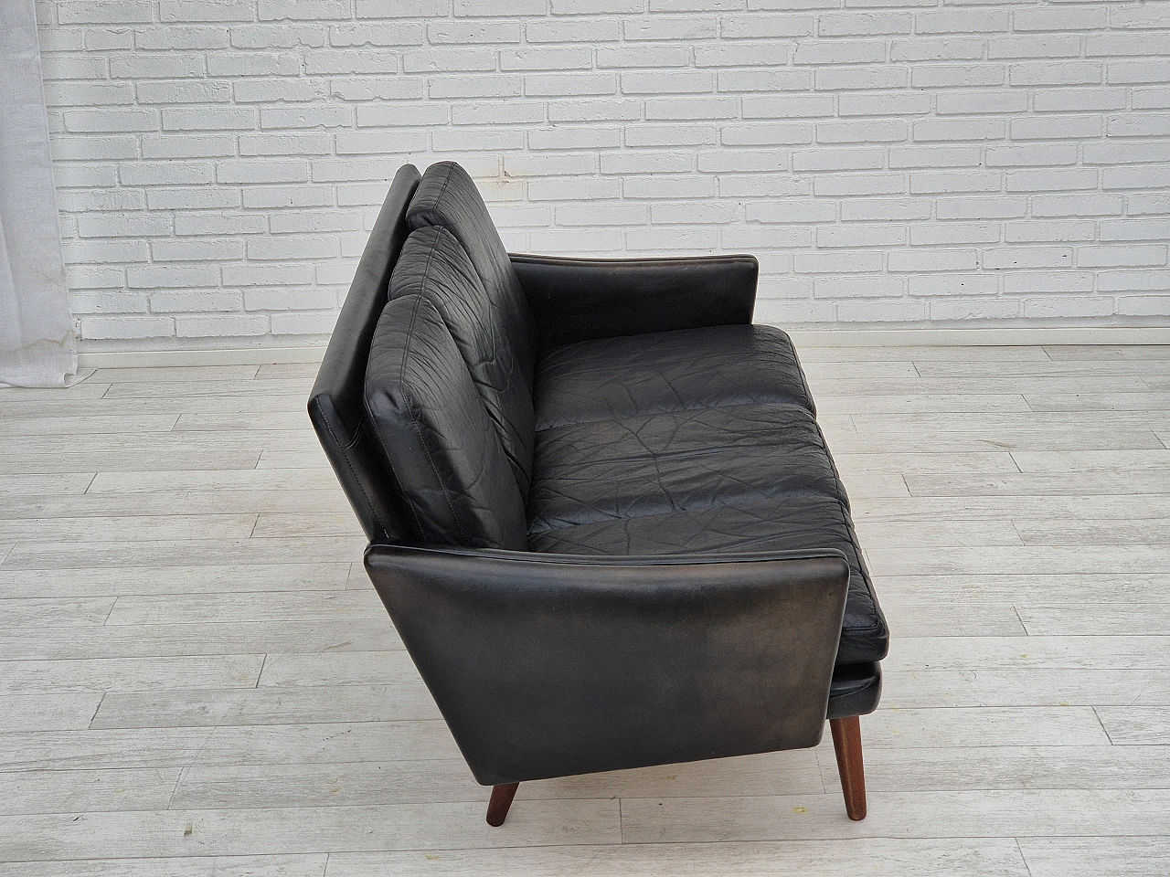 Danish three-seater teak and black leather sofa, 1970s 7