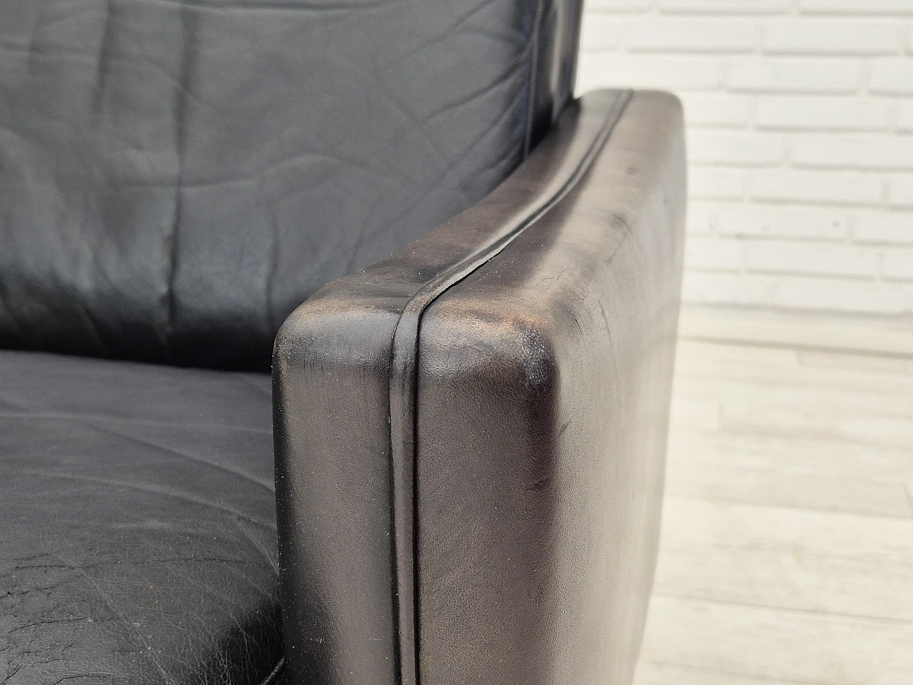 Danish three-seater teak and black leather sofa, 1970s 12