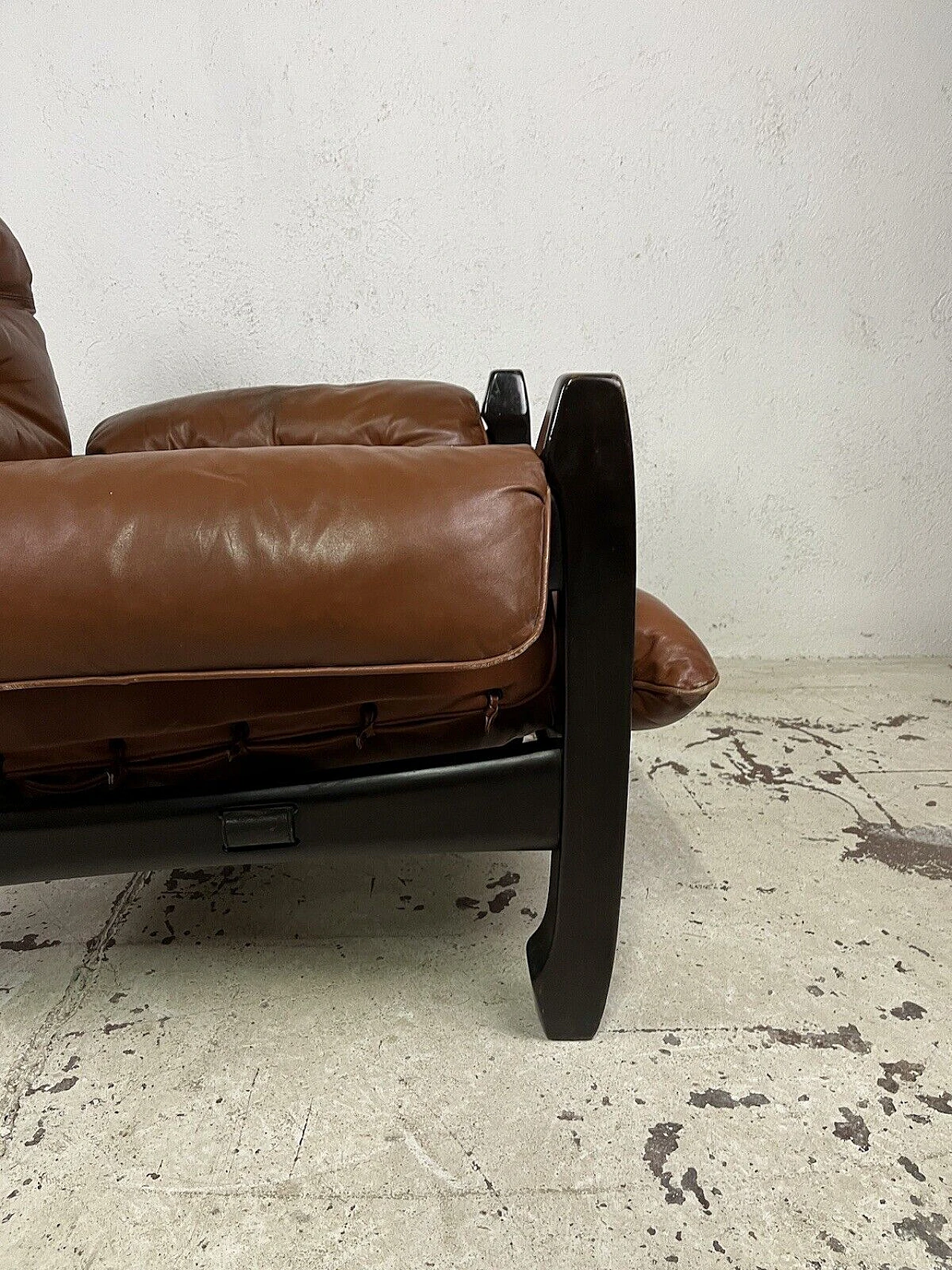 Poltrona Samurai in legno e pelle di Luciano Frigerio, anni '70 14