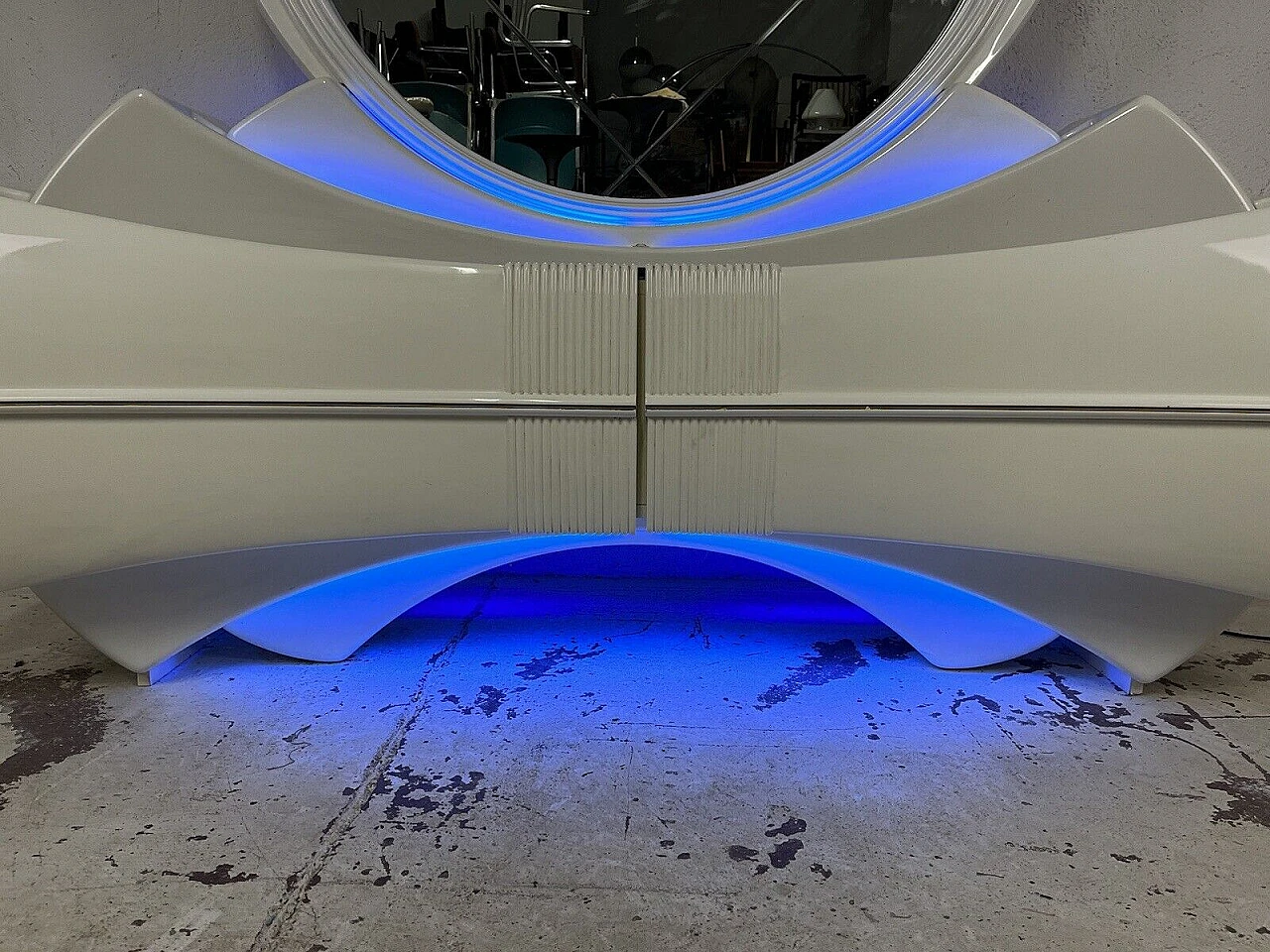 Cassettiera con specchio Space Age retroilluminata di DBM, anni '60 4