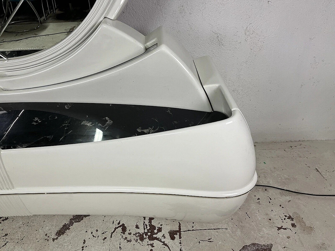 Cassettiera con specchio Space Age retroilluminata di DBM, anni '60 11