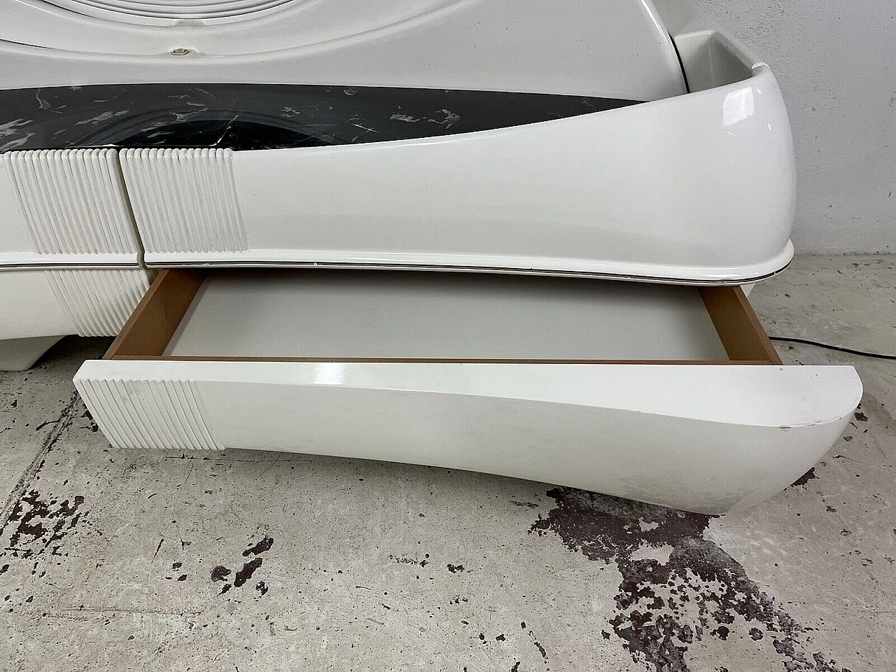 Cassettiera con specchio Space Age retroilluminata di DBM, anni '60 13