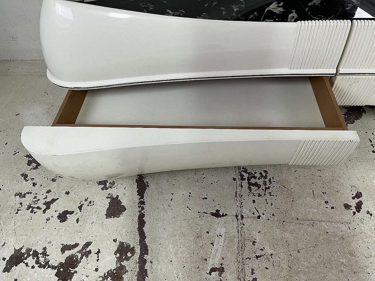 Cassettiera con specchio Space Age retroilluminata di DBM, anni '60 15