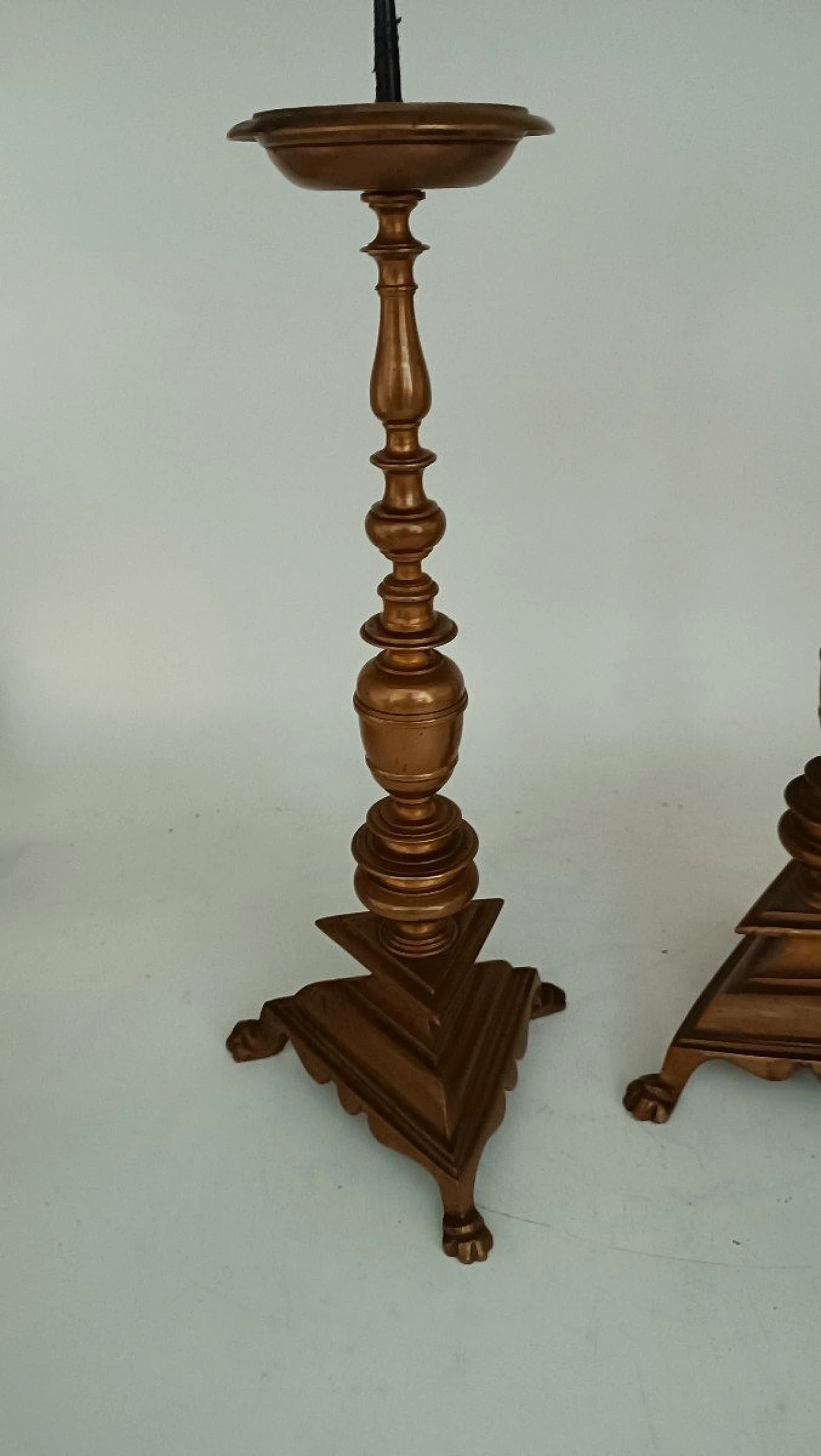 Coppia di candelieri in bronzo, '600 7
