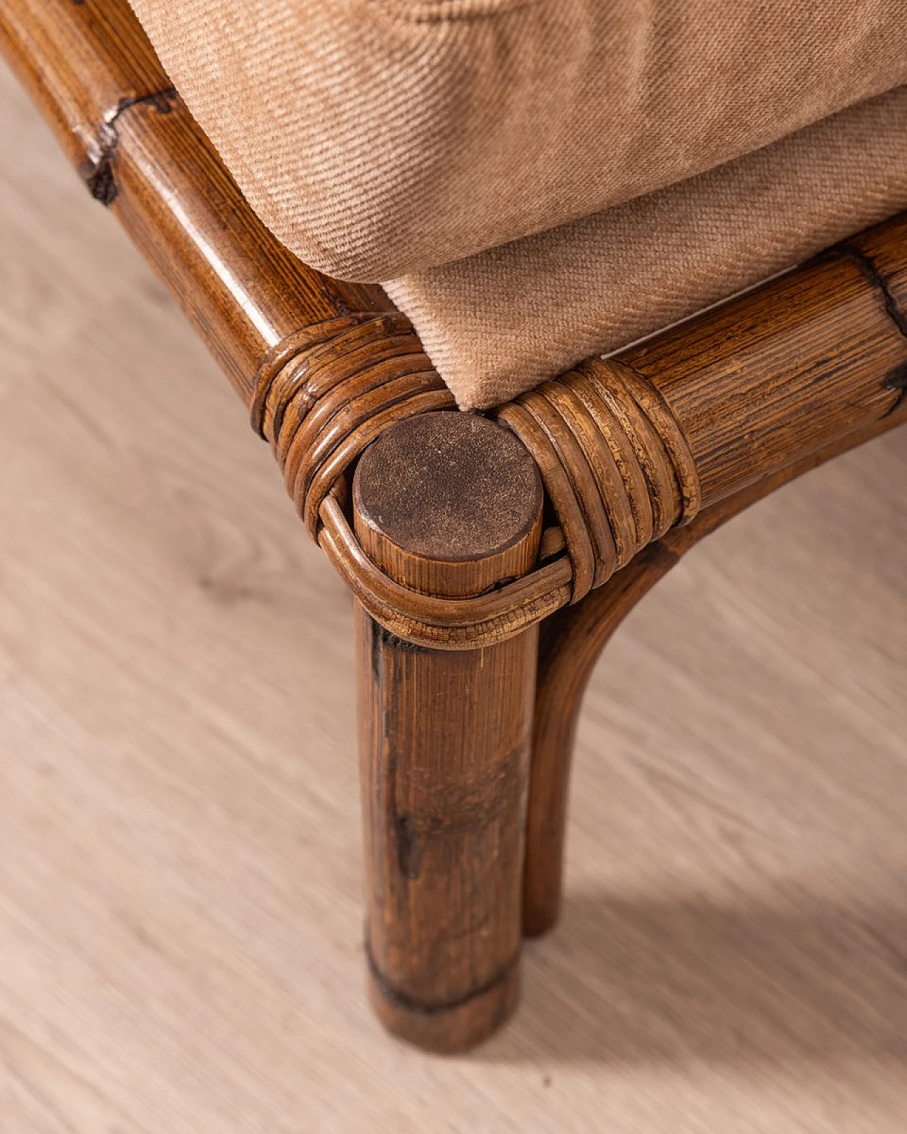 Poltrona con struttura in bambù e tessuto beige, anni '60 6