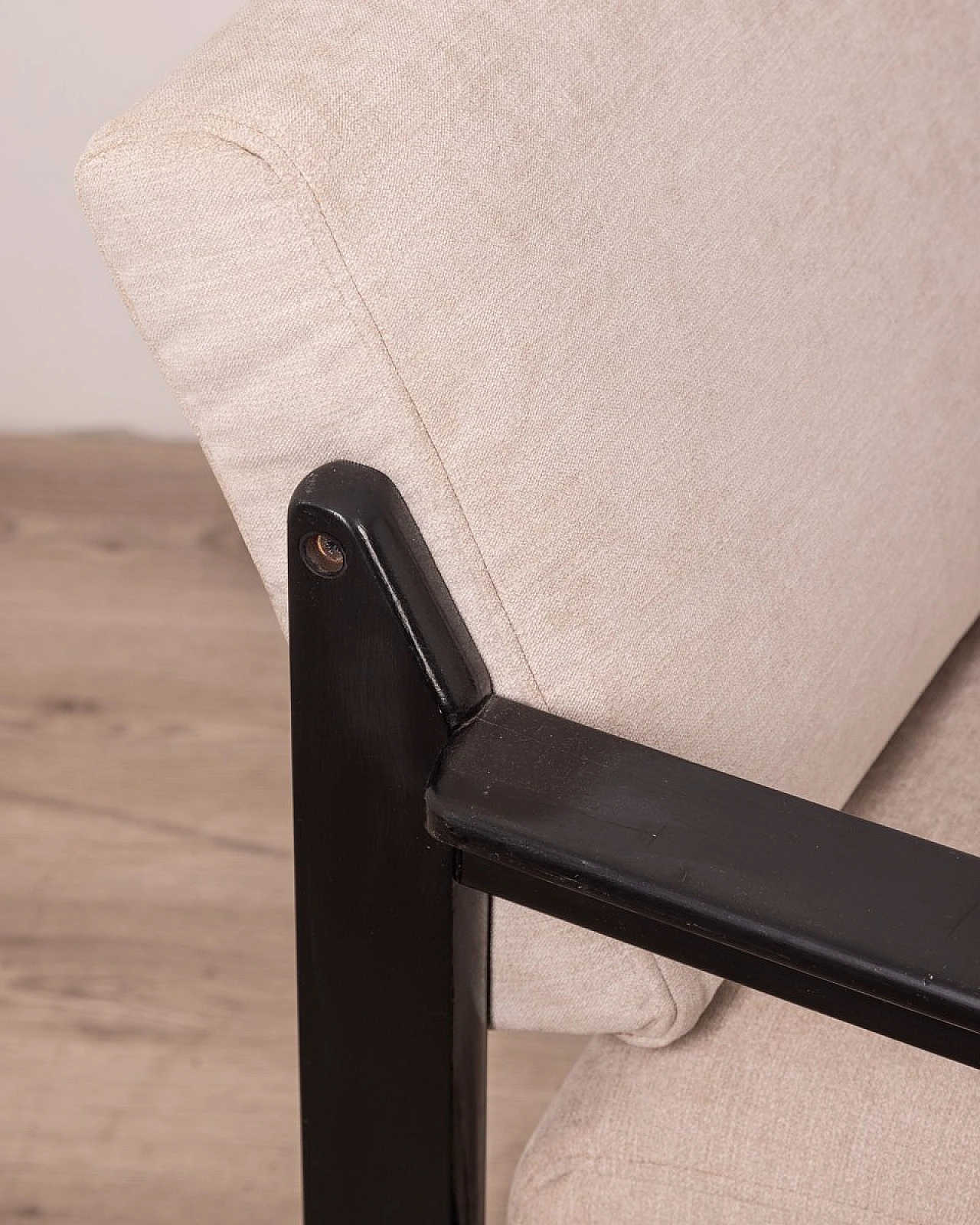 Coppia di Poltrone in legno nero e tessuto grigio, anni '80 6